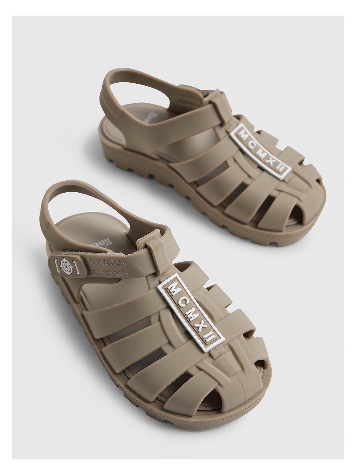 river-island-mini-boys-caged-jelly-sandals-beigeoutfit