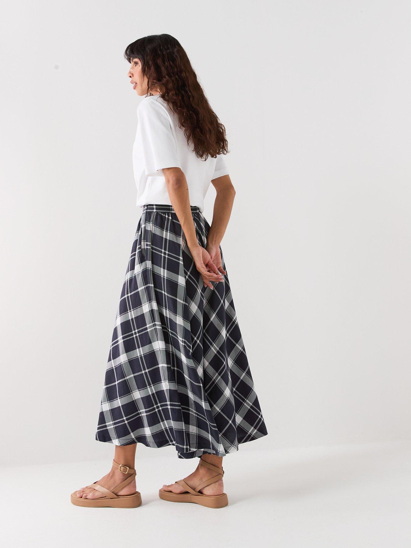 Image 2 of 6 of Barbour Baiton Midi Skirt - Navy