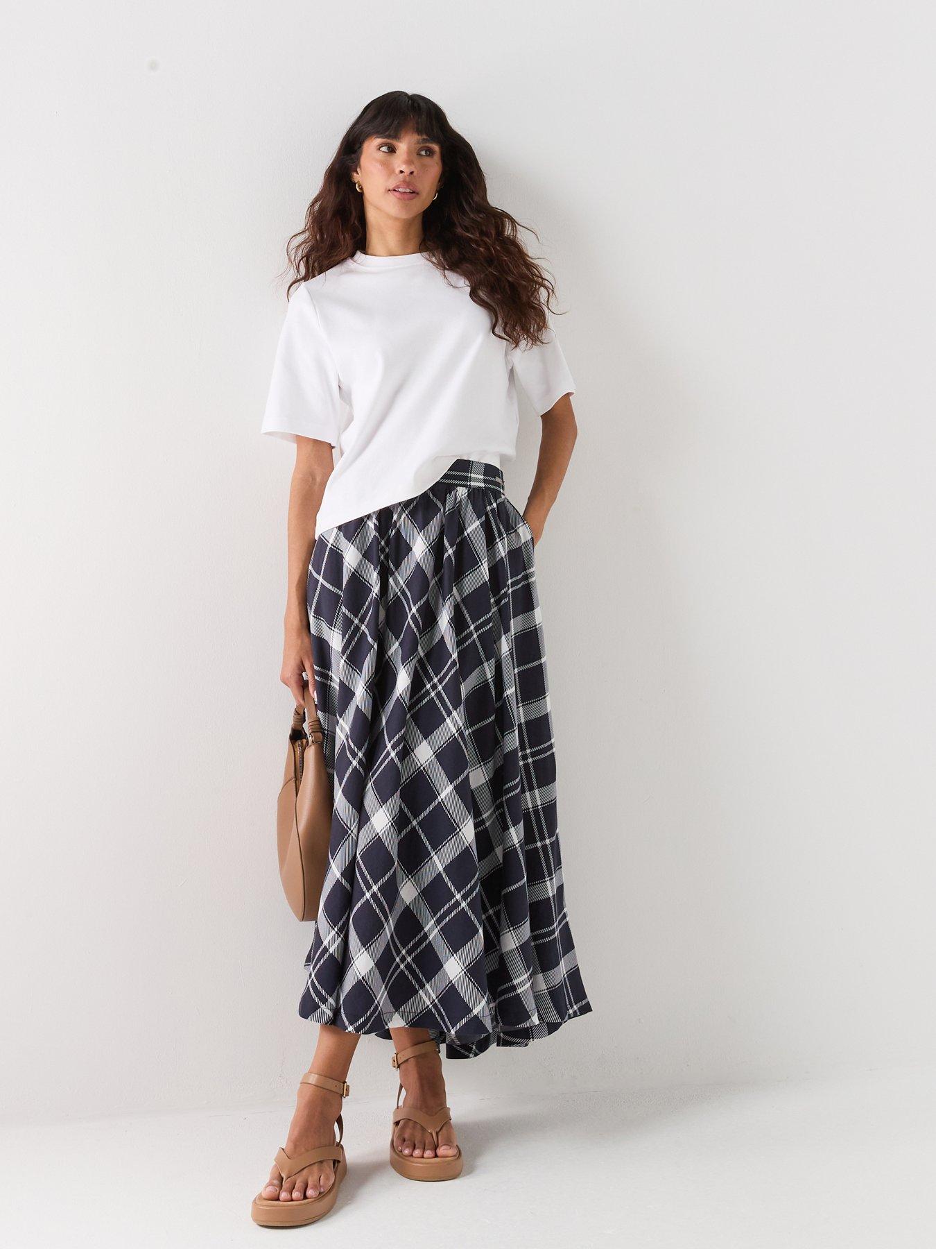 Image 6 of 6 of Barbour Baiton Midi Skirt - Navy