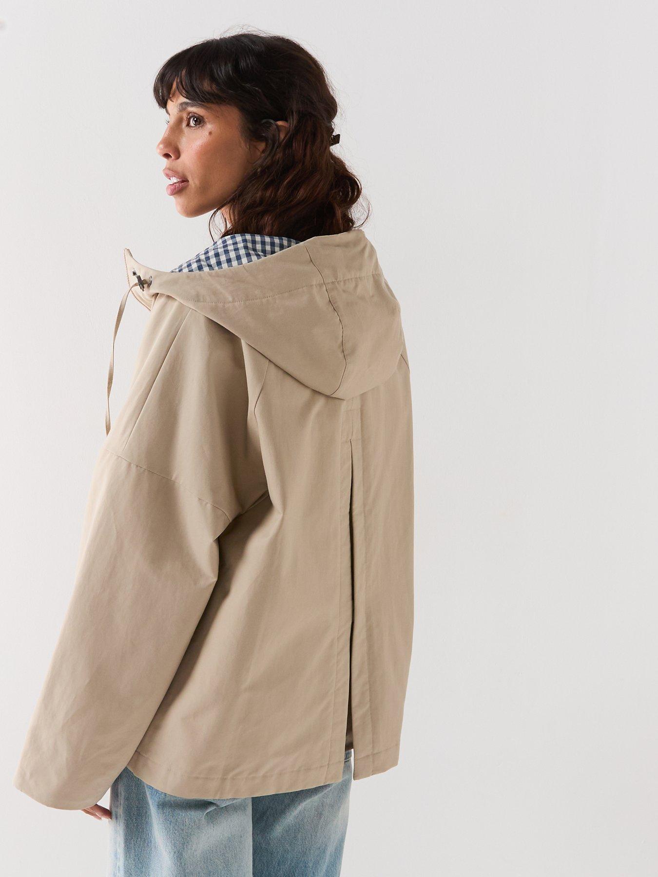 Image 2 of 6 of Barbour Kingswood Showerproof Jacket - Light Sand