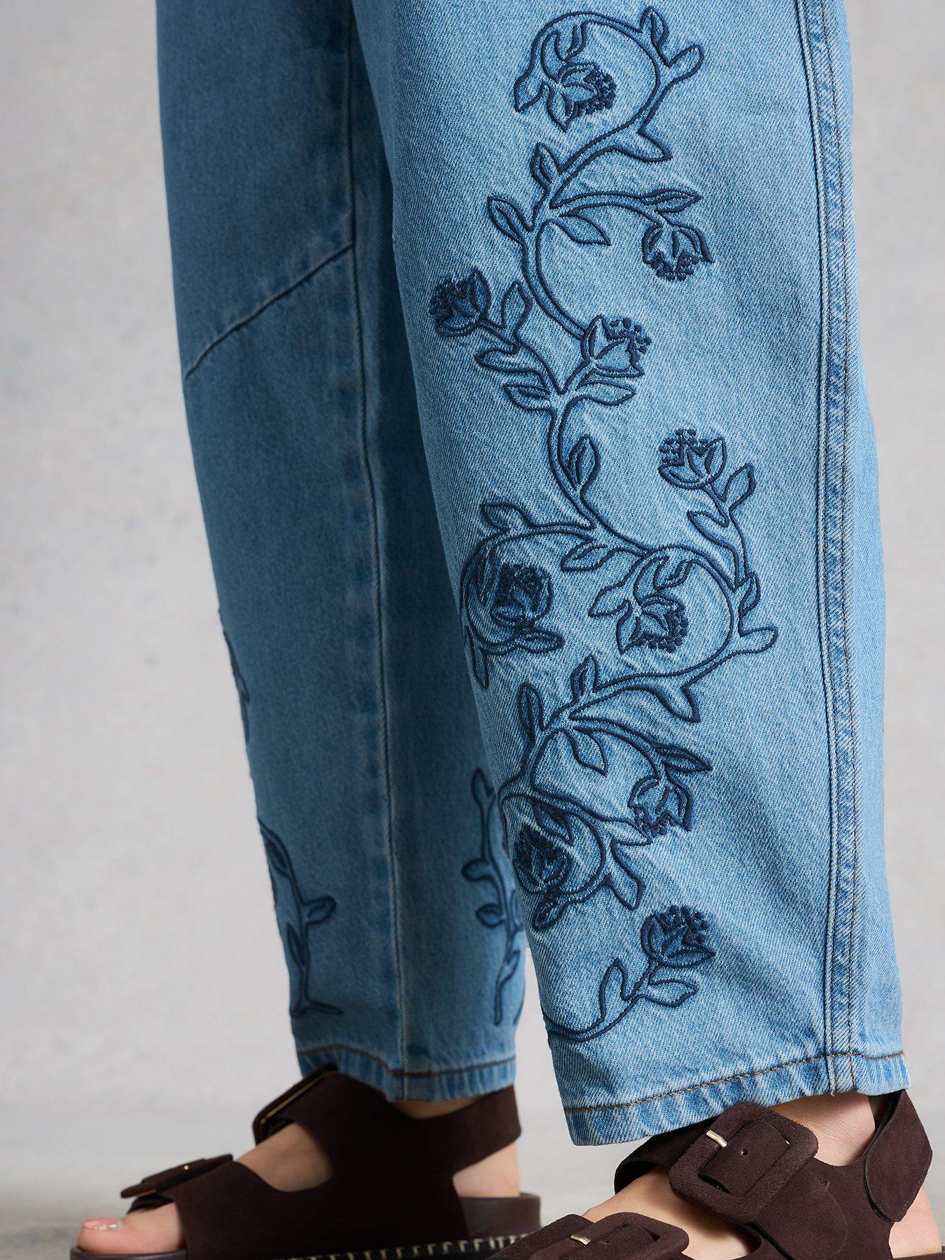 white-stuff-aubrey-embroidered-barrel-jeanoutfit