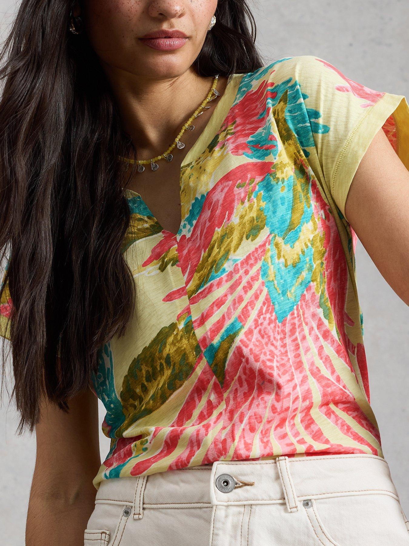 Image 4 of 6 of White Stuff Nelly Notch Neck Tee - Green