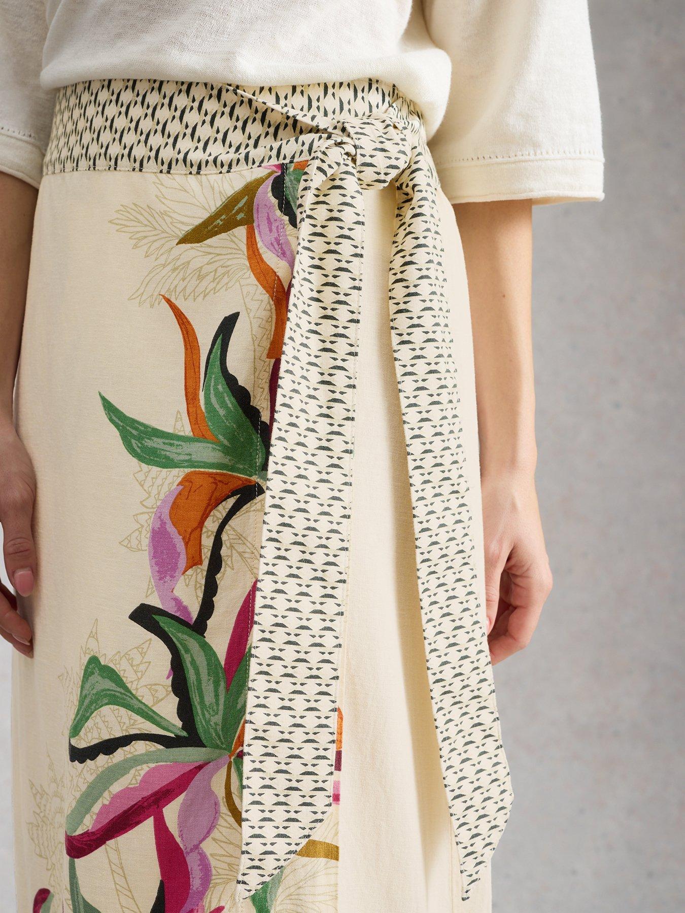 white-stuff-alba-linen-blend-wrap-skirt-beigeoutfit