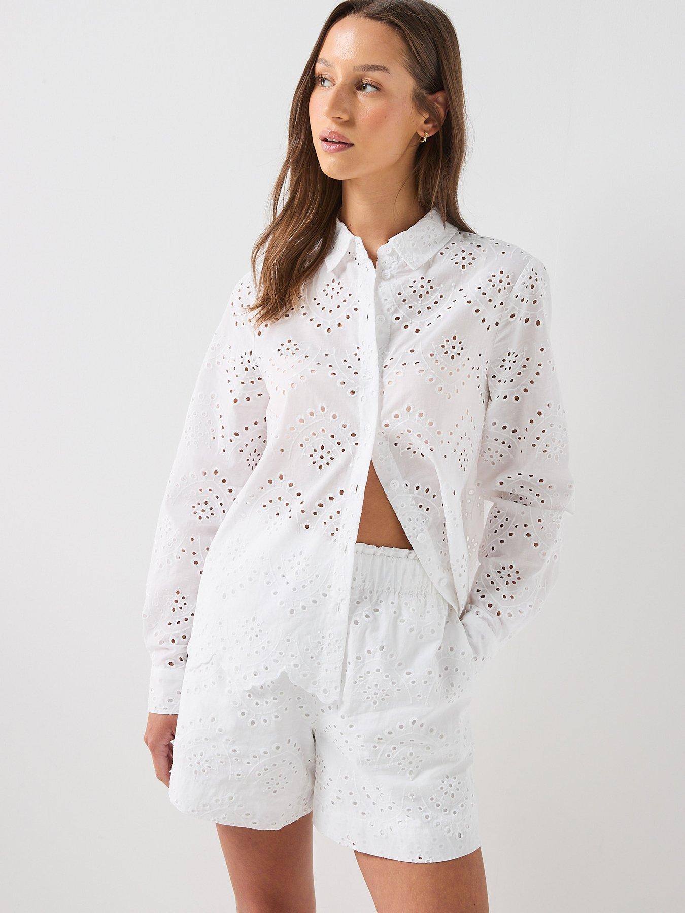 Image 5 of 6 of PIECES Pcvilde Broderie Anglaise Shorts - White