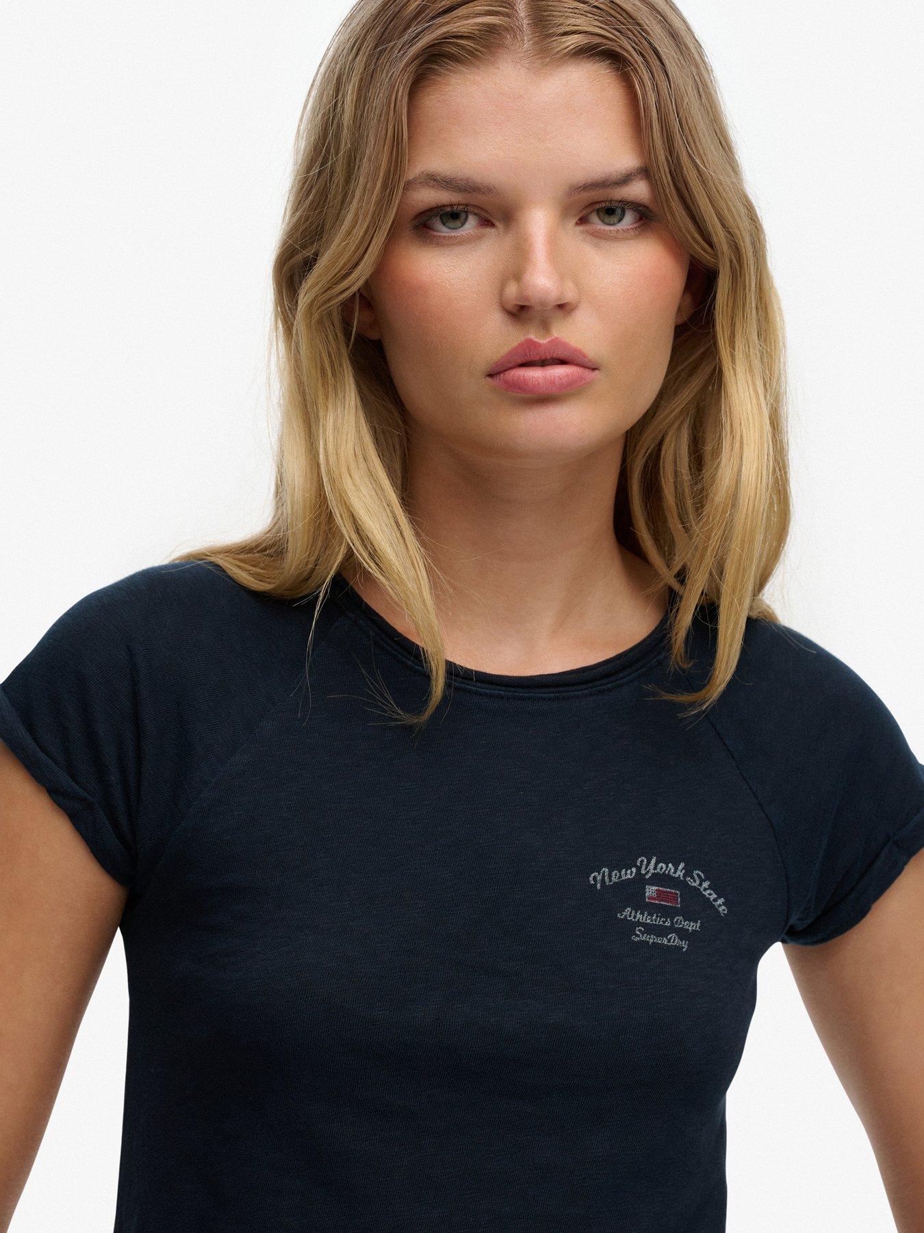 superdry-athletic-essentials-slub-graphic-t-shirt-blueoutfit