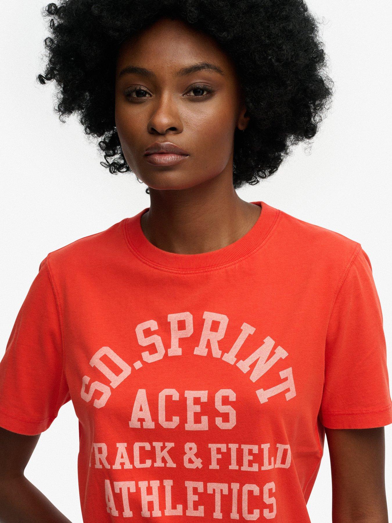 Image 4 of 6 of Superdry Vintage Prep Pocket T-Shirt - Red
