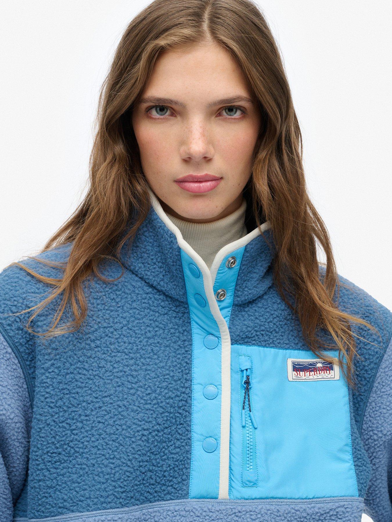 superdry-colour-block-fleece-pull-over-blueoutfit