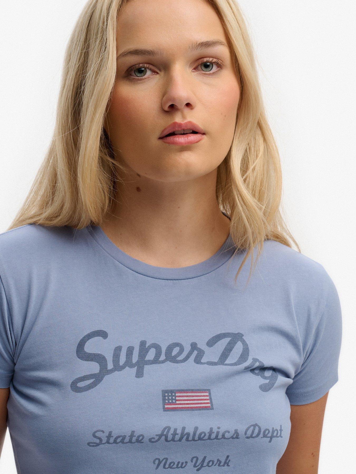 superdry-athletic-essentials-fitted-graphic-t-shirt-blueoutfit