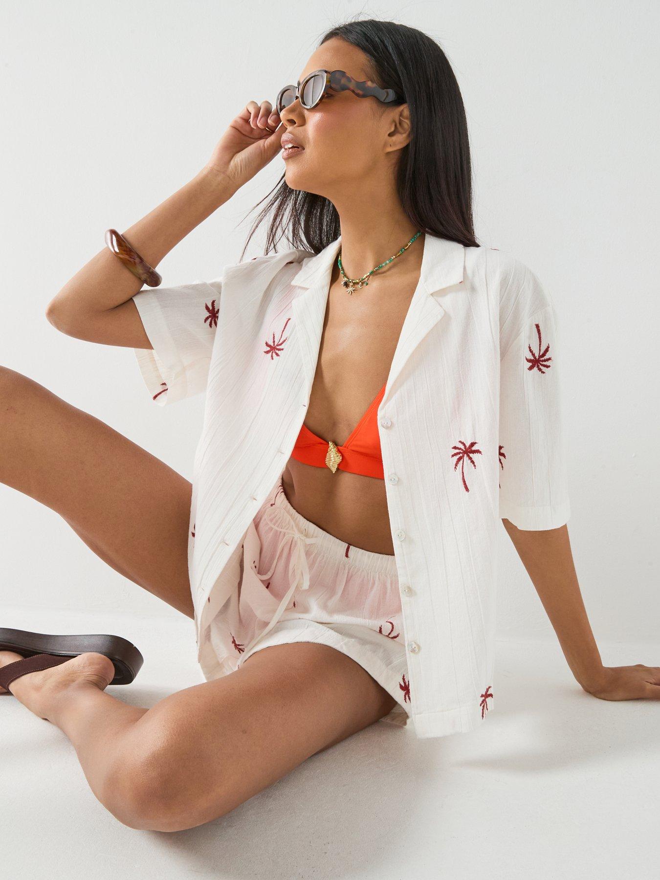Image 4 of 6 of PIECES Pckiana Embroidered Shorts - White