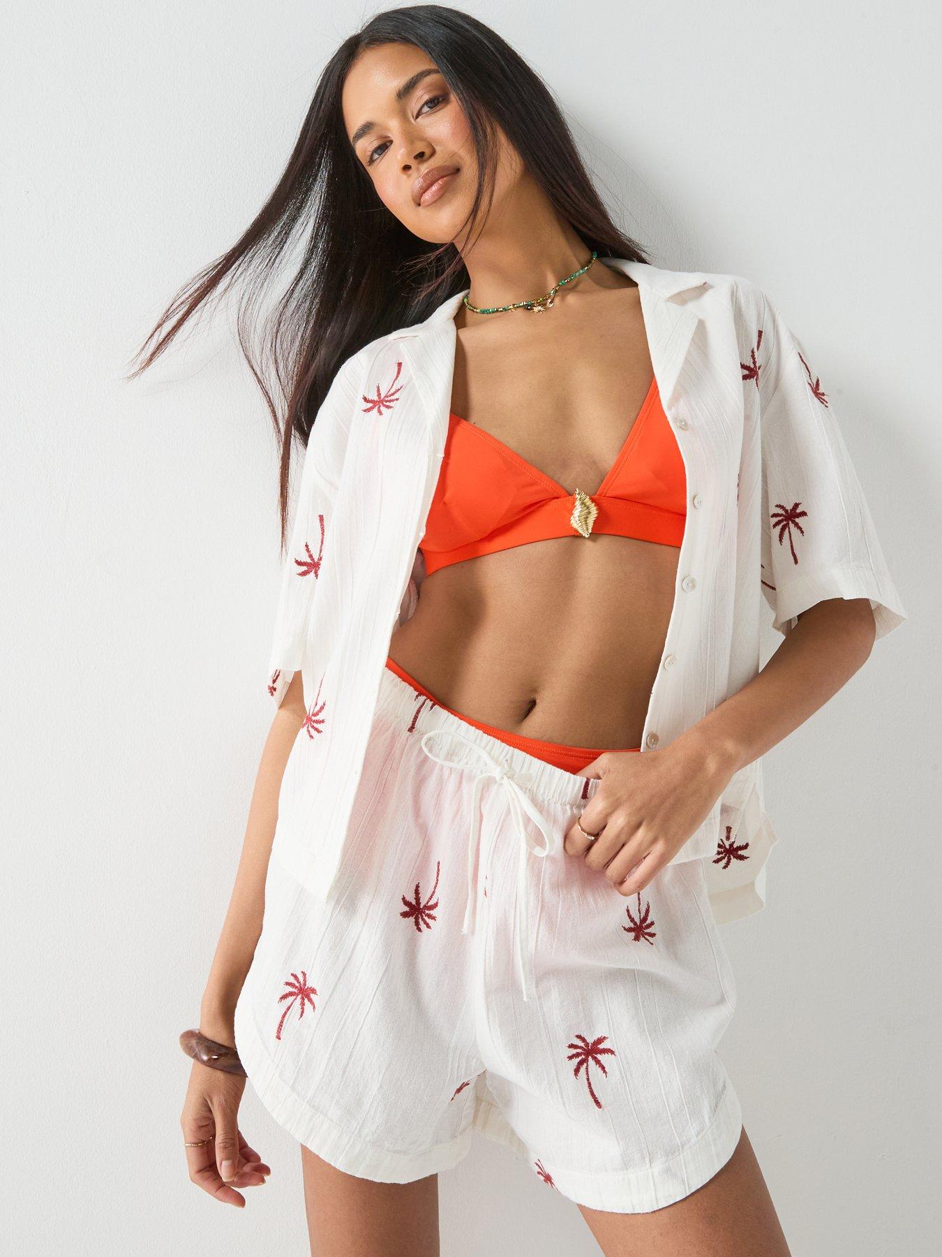 Image 6 of 6 of PIECES Pckiana Embroidered Shorts - White
