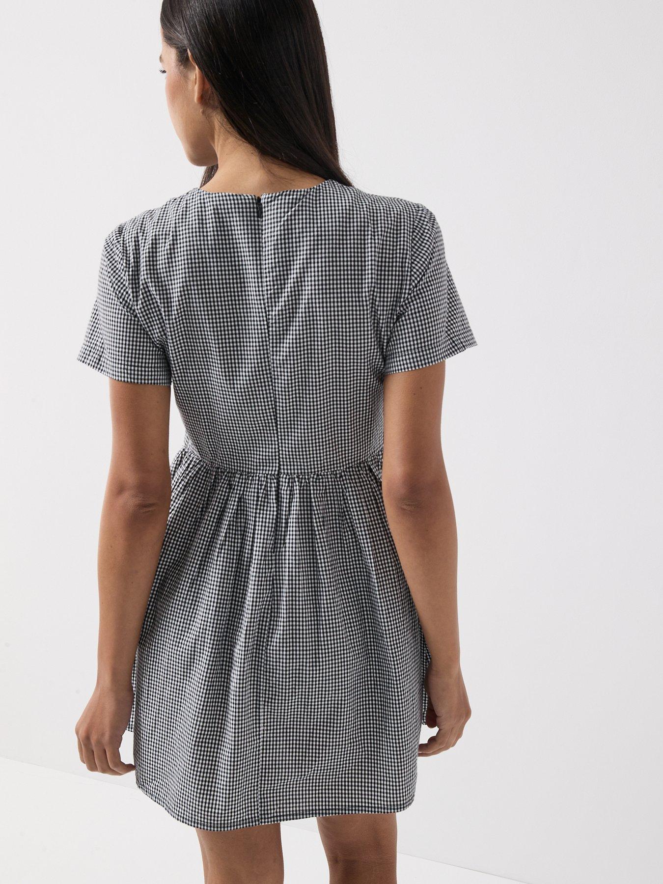 Image 2 of 6 of Only Onlmarinna Selene V Waist Gingham Dress - Black