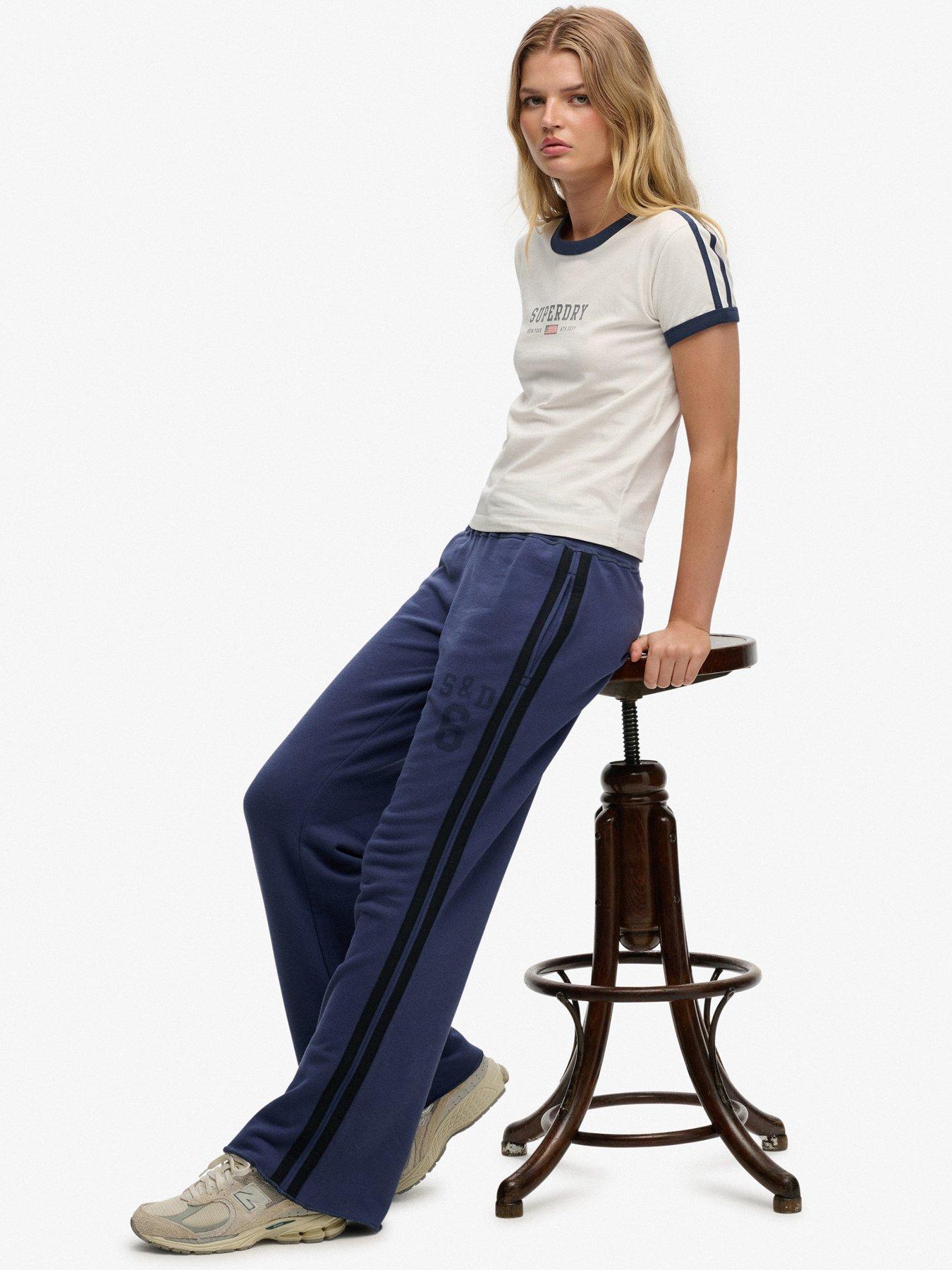 superdry-athletic-essentials-stripe-flare-joggers-blueoutfit