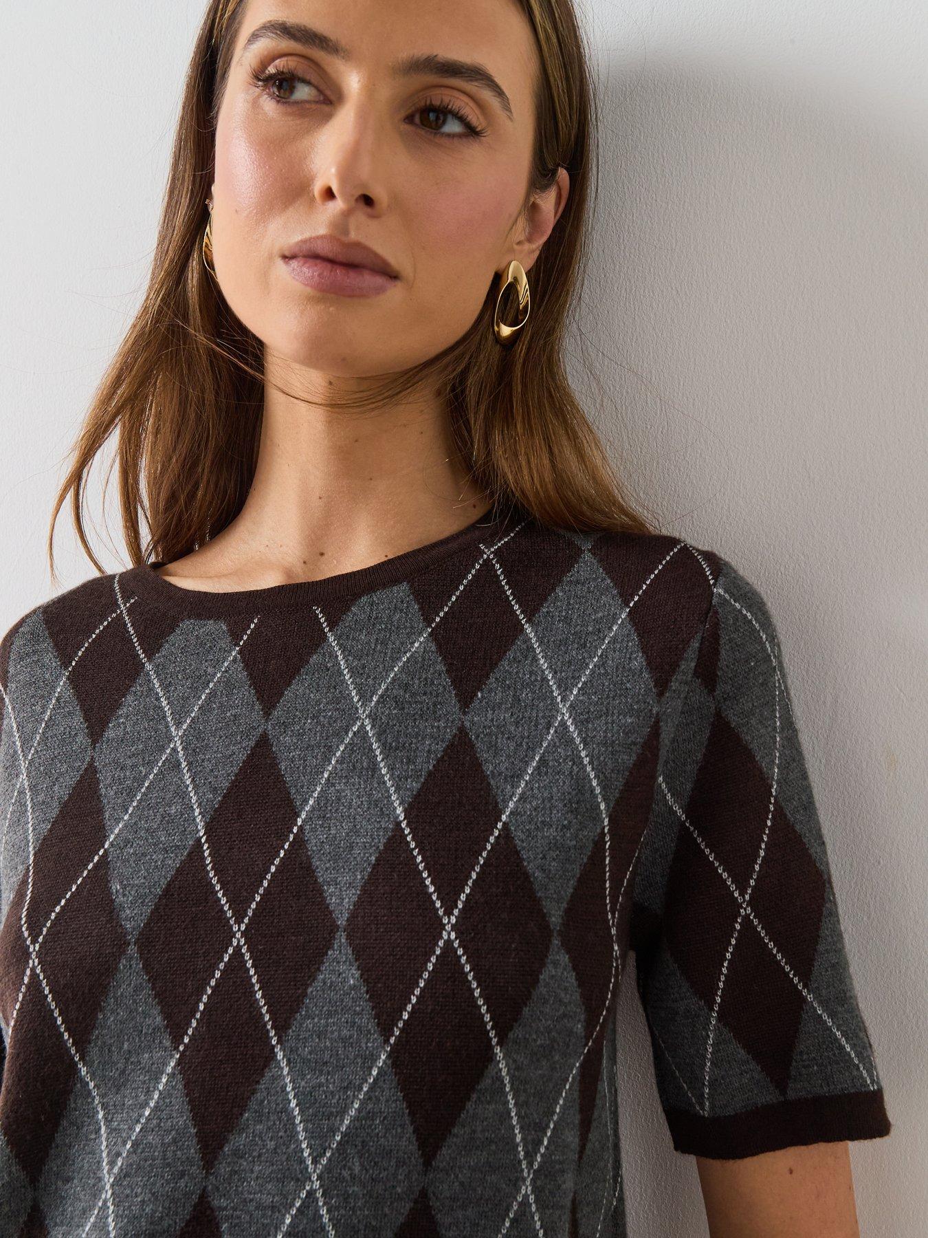 mango-short-sleeved-argyle-sweater-greyoutfit