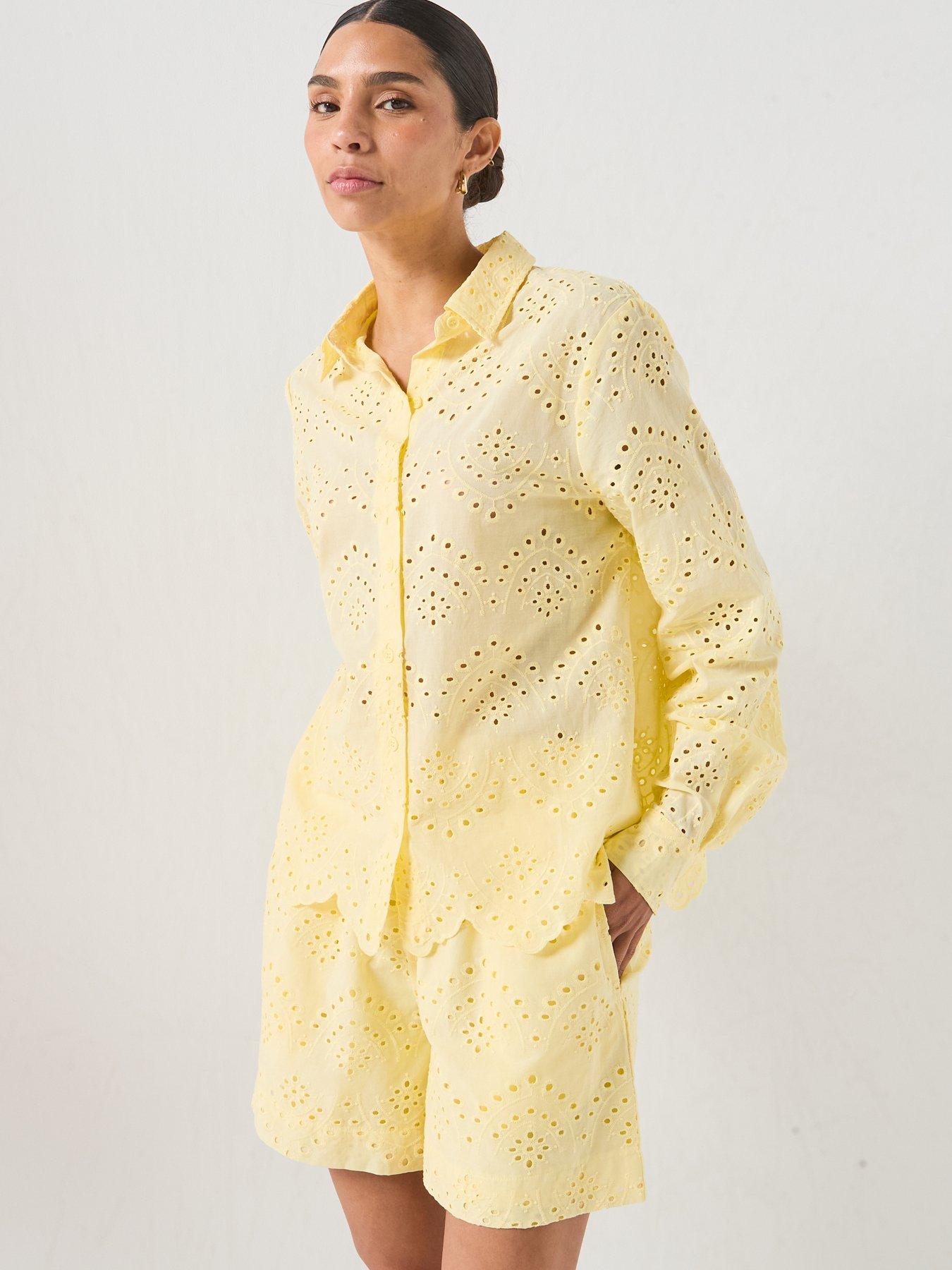 Image 5 of 5 of PIECES Pcvilde Mw Shorts Wvn Noos - Yellow