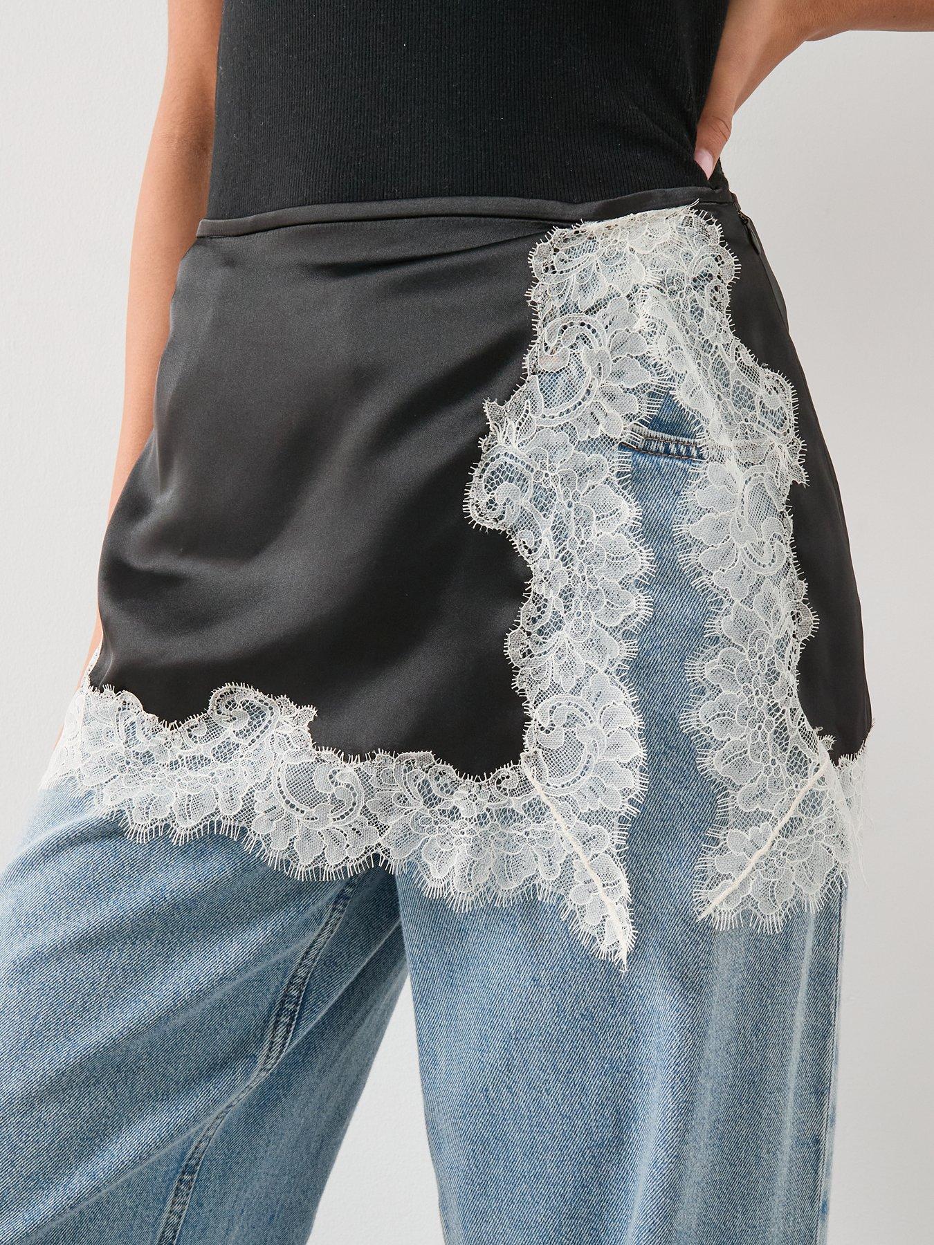 mango-satin-lace-skirt-blackoutfit