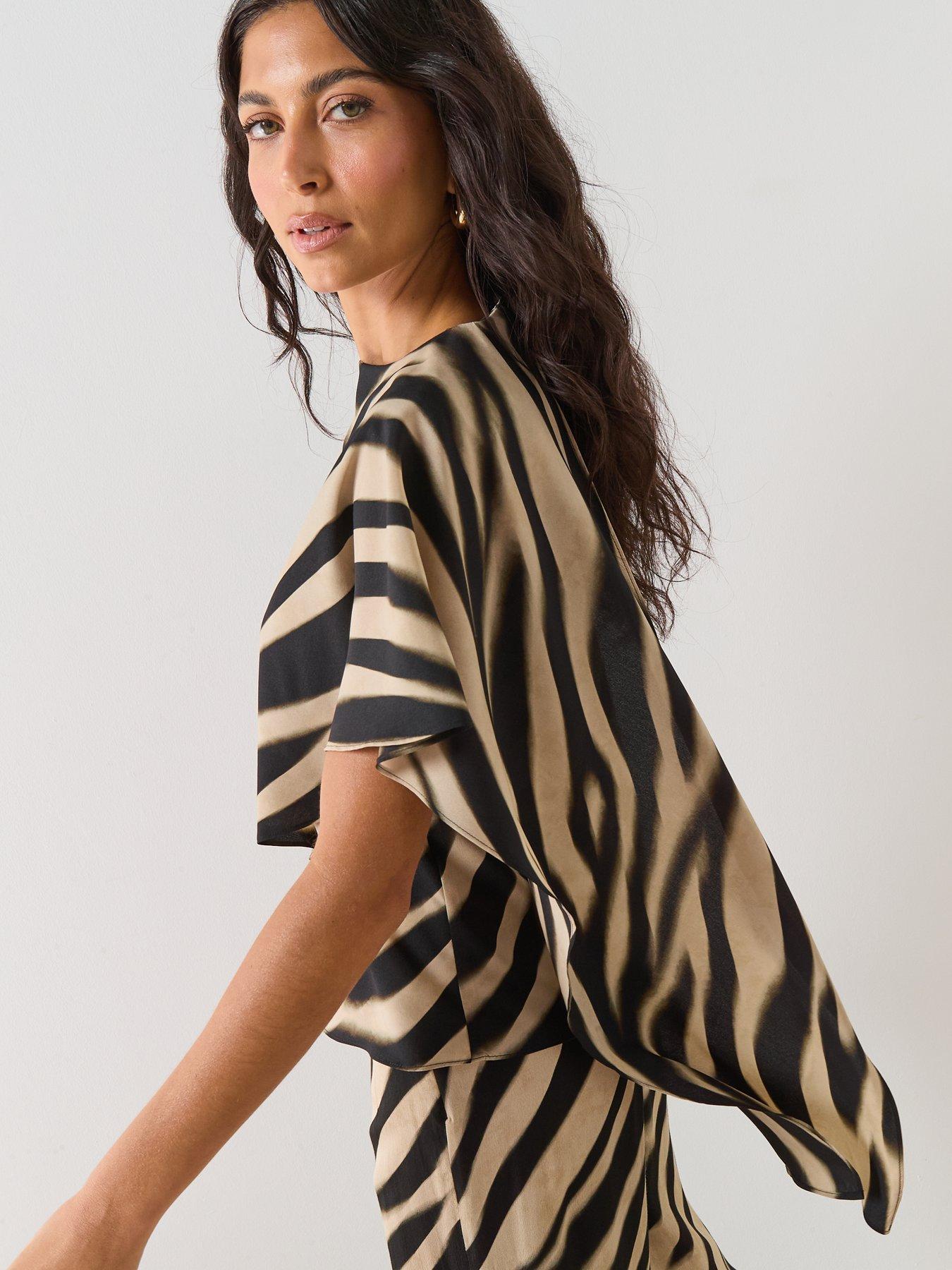 mango-printed-foulard-blouse-blackoutfit