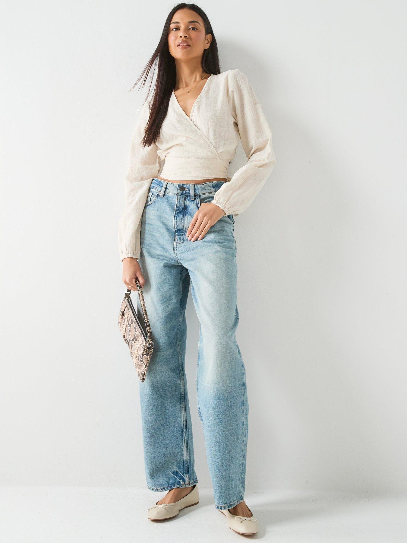 Image 3 of 5 of PIECES Pcagnes Long Sleeve Cropped Tie Top - Brown