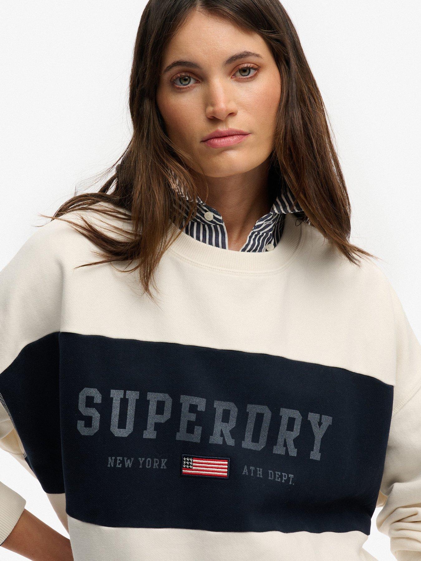 superdry-athletic-essentials-flag-embroidered-relaxed-sweatshirt-whiteoutfit
