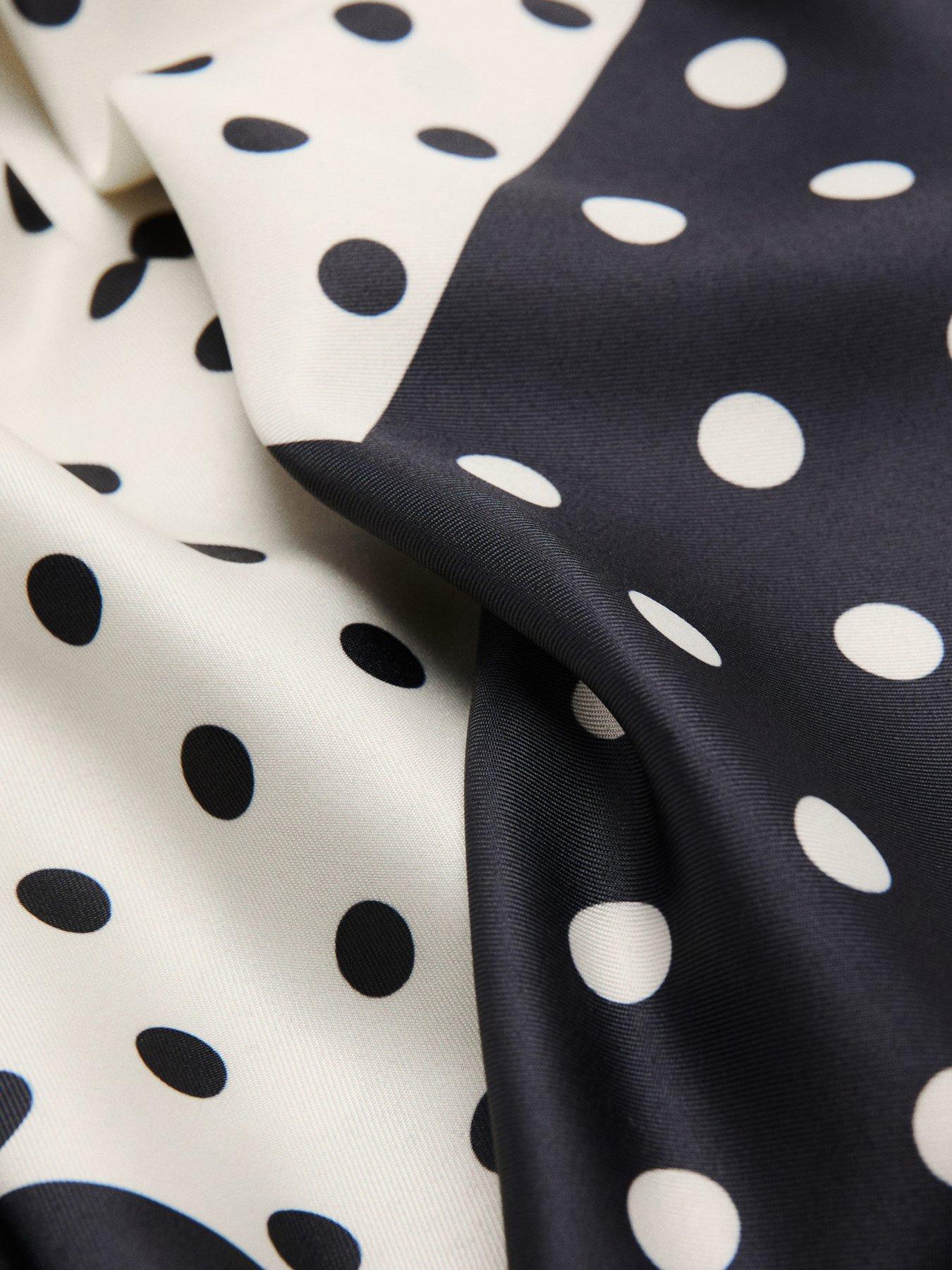 mango-satin-check-print-scarf-beigestillFront