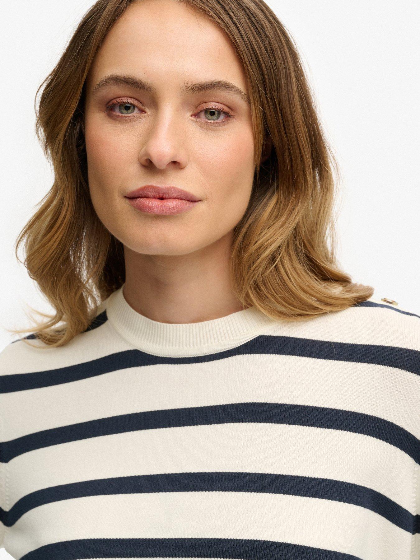 superdry-lightweight-essential-jumper-creamoutfit