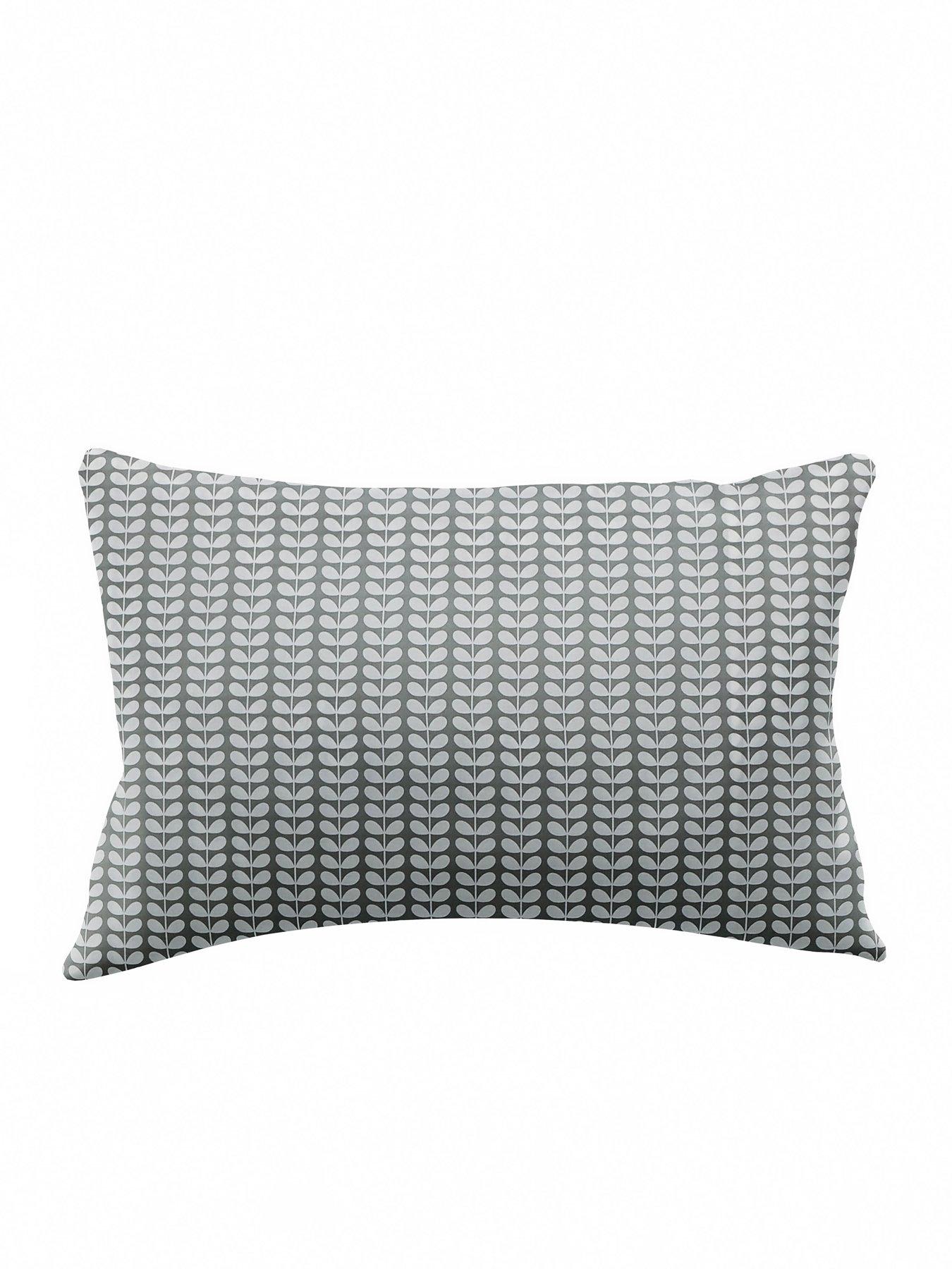 orla-kiely-tiny-stem-100-cotton-light-cool-grey-quilt-coveroutfit