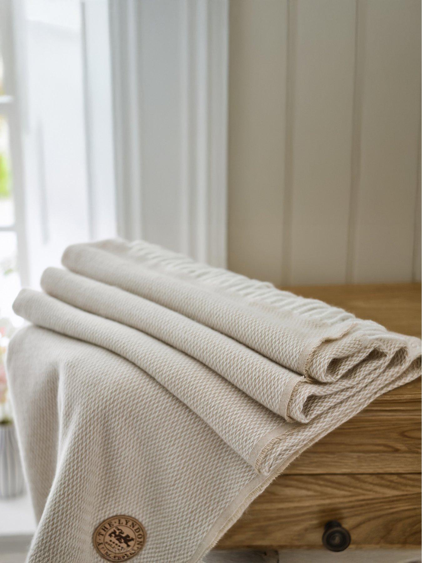 the-lyndon-co-tlc-arcadia-throw-130x170cm-doeskin