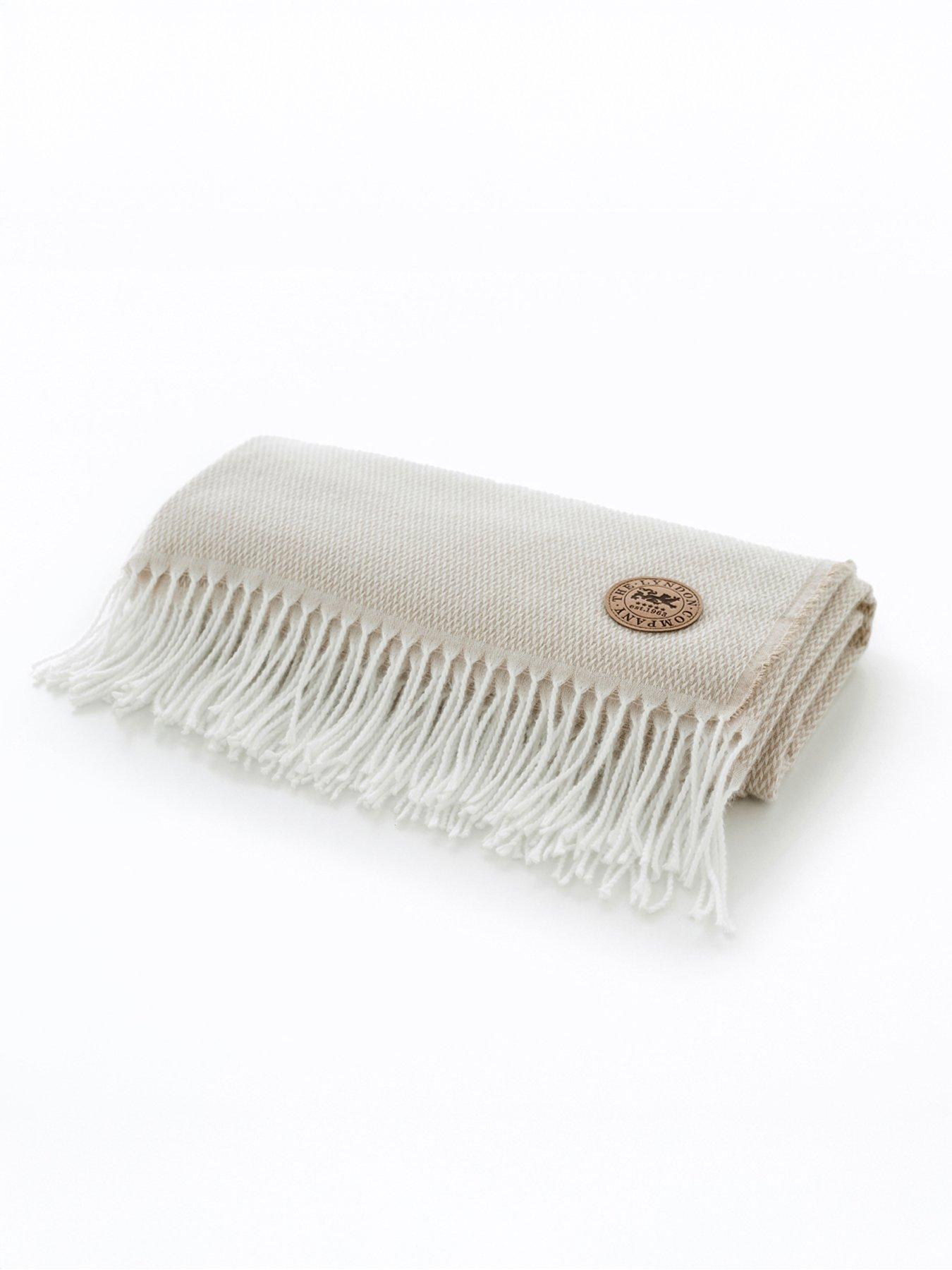 the-lyndon-co-tlc-arcadia-throw-130x170cmoutfit