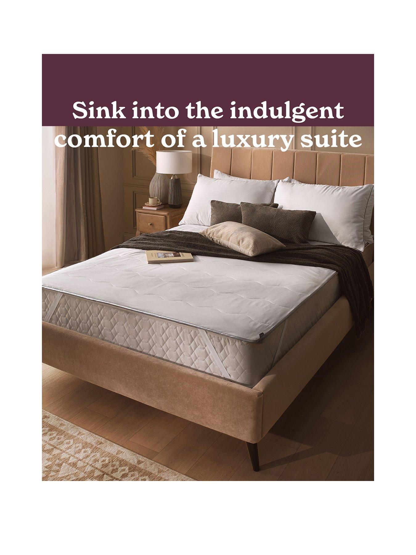 Image 2 of 7 of Sleepeezee Hotel Luxe Quilted Mattress Protector