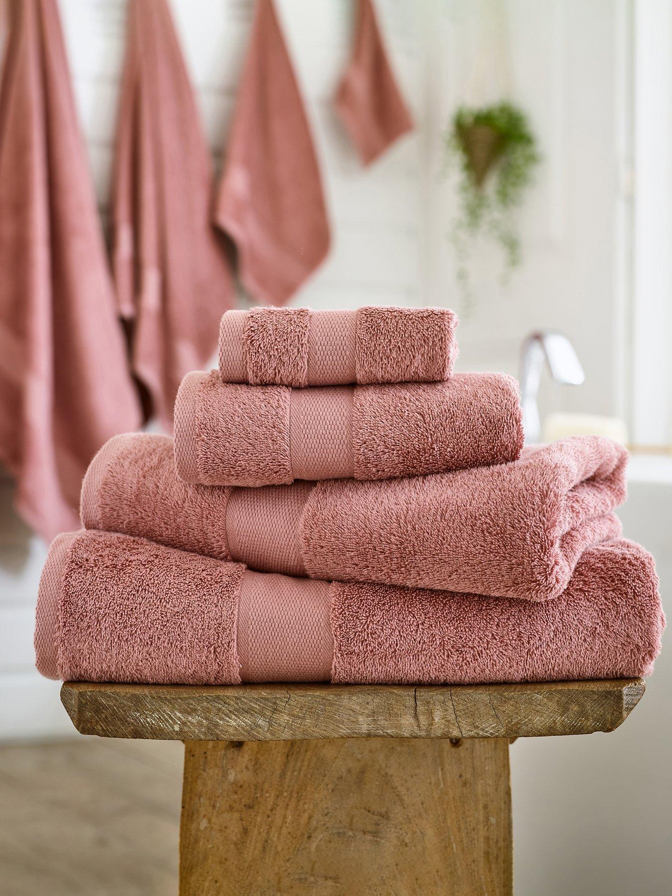deyongs-egyptian-embrace-towels