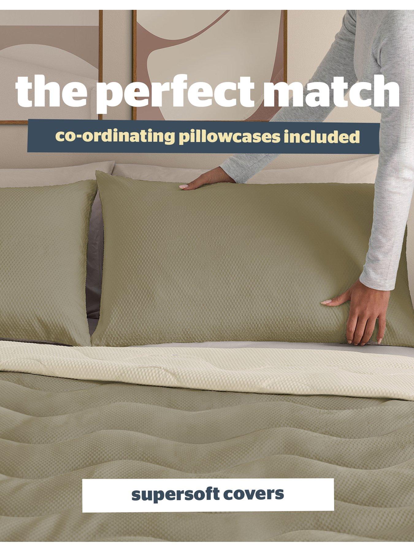 Image 5 of 7 of Silentnight Cooling Summer Breeze Seersucker Coverless Duvet - 4.5 Tog Sage &amp; Cream