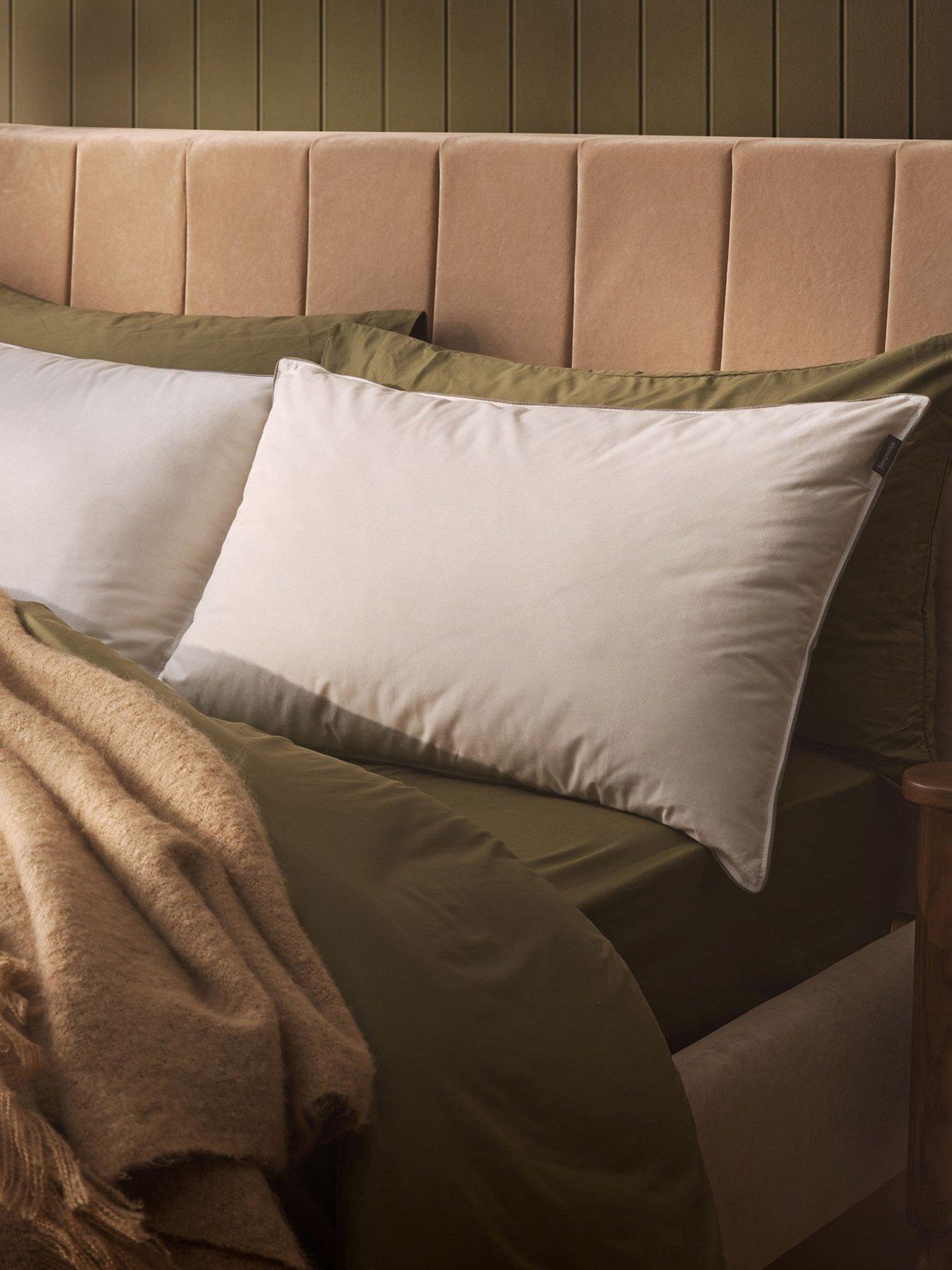 sleepeezee-natural-comfort-feather-and-down-pillow