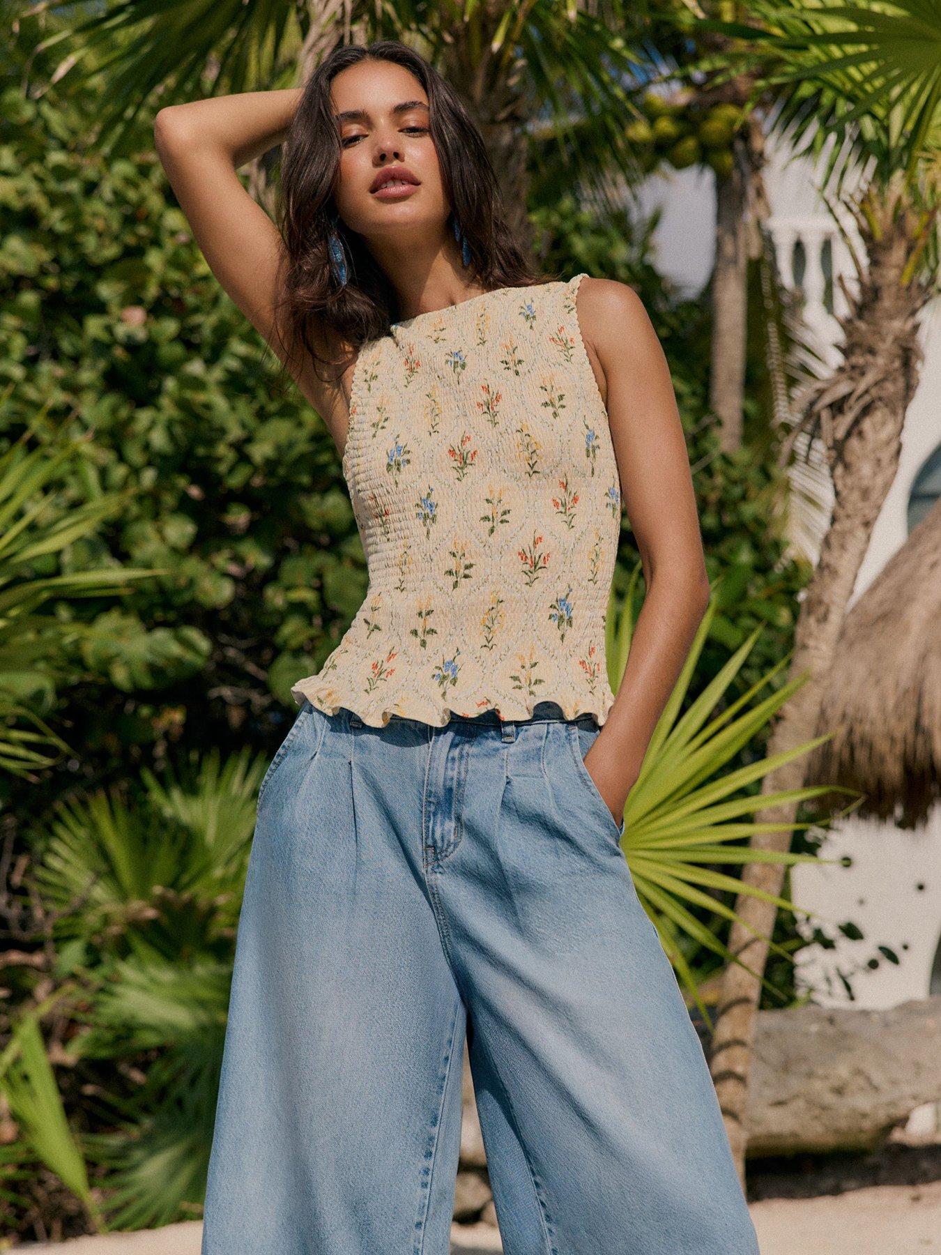 Friends Like These Crinkle Button Print Top