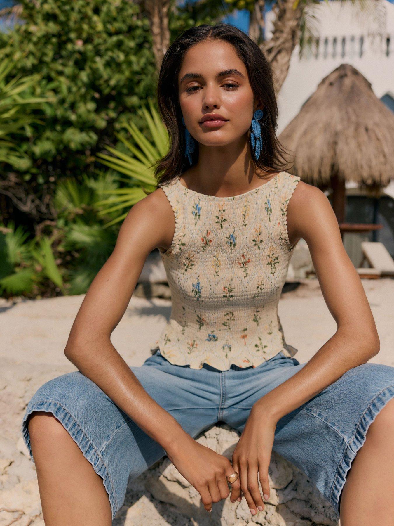 Image 4 of 5 of Friends Like These Crinkle Button Print Top