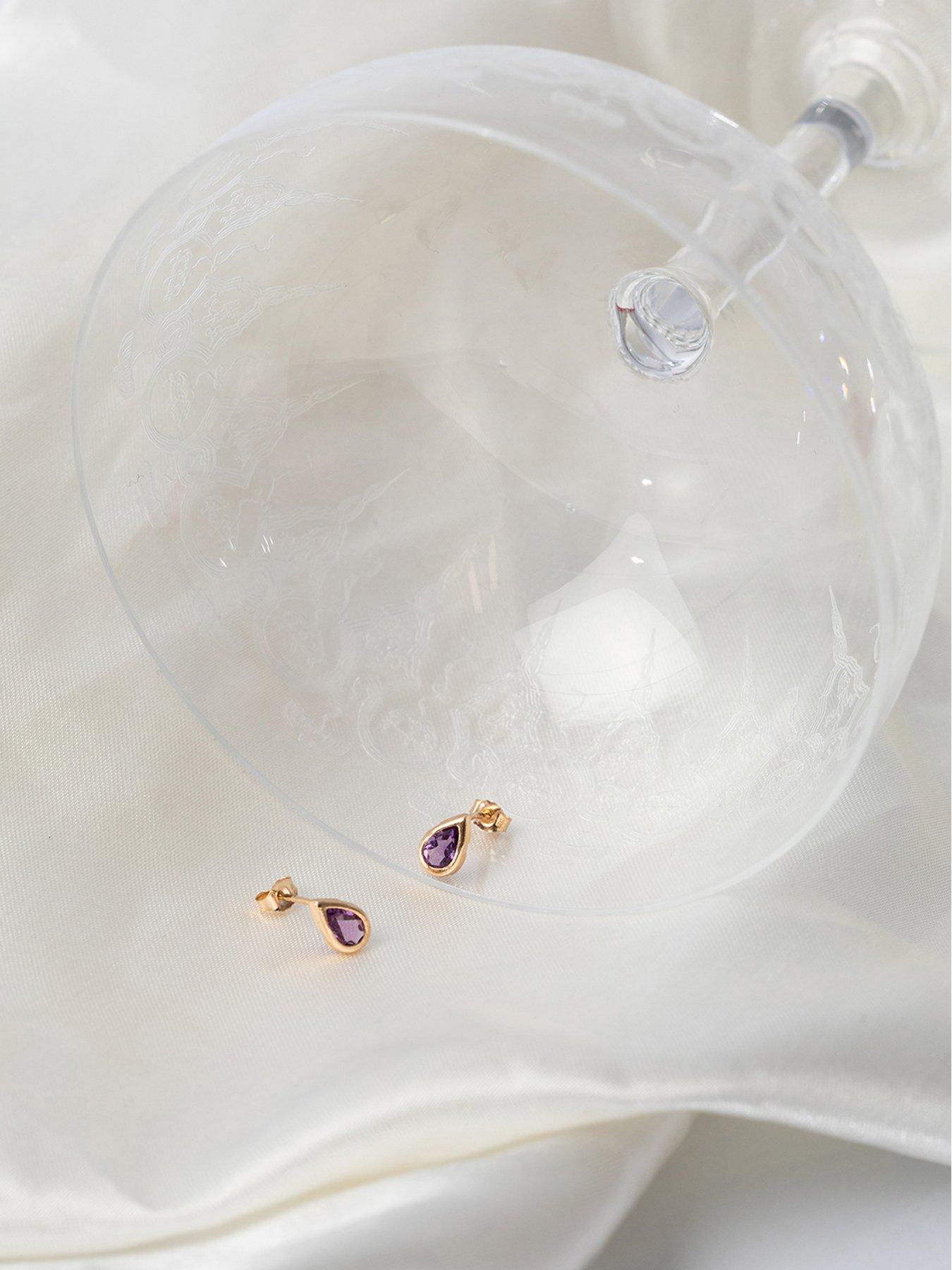 the-love-collection-9ct-yellow-gold-amethyst-teardrop-rubover-studoutfit