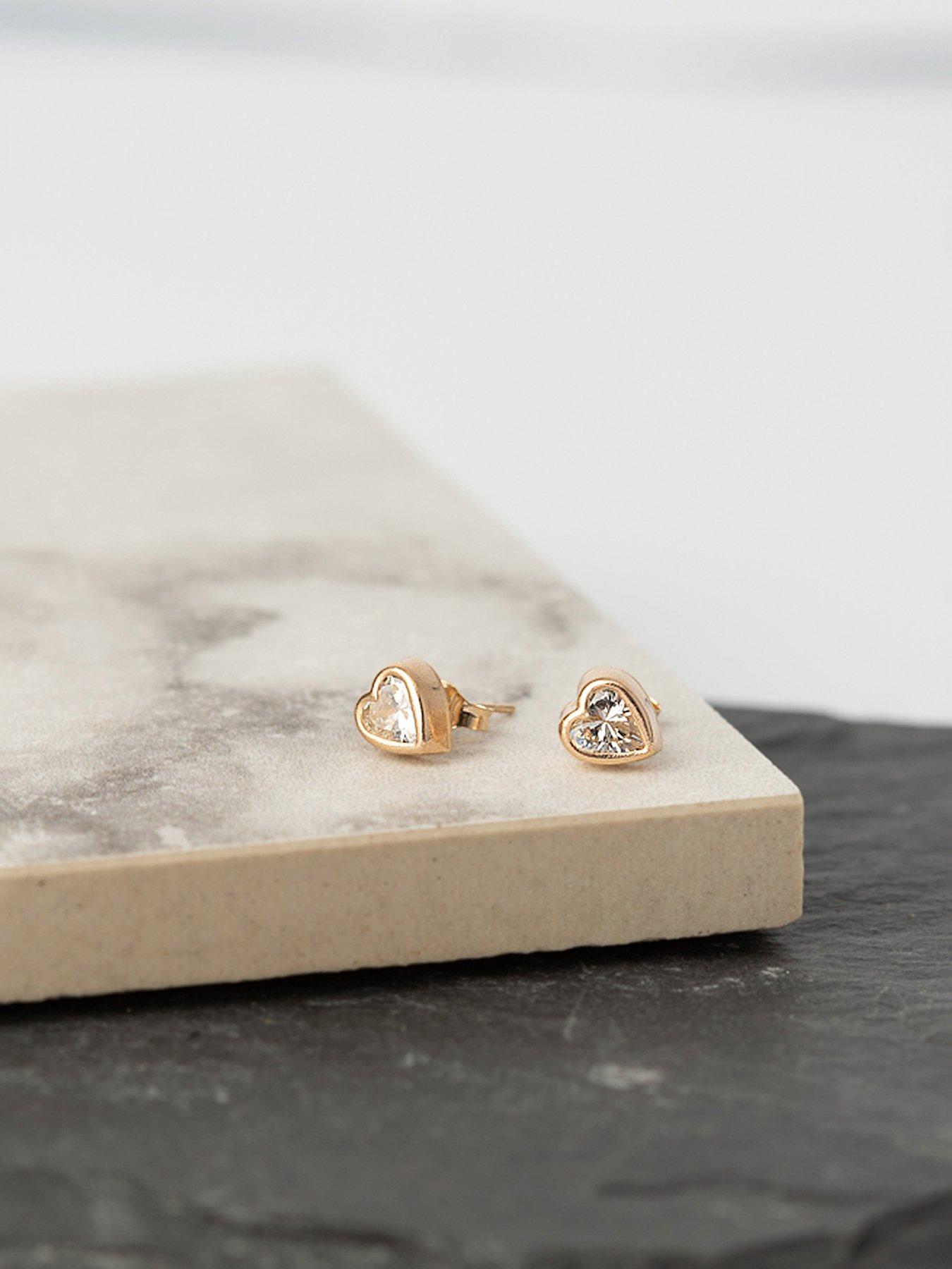 the-love-collection-9ct-yellow-gold-rubover-heart-studsoutfit