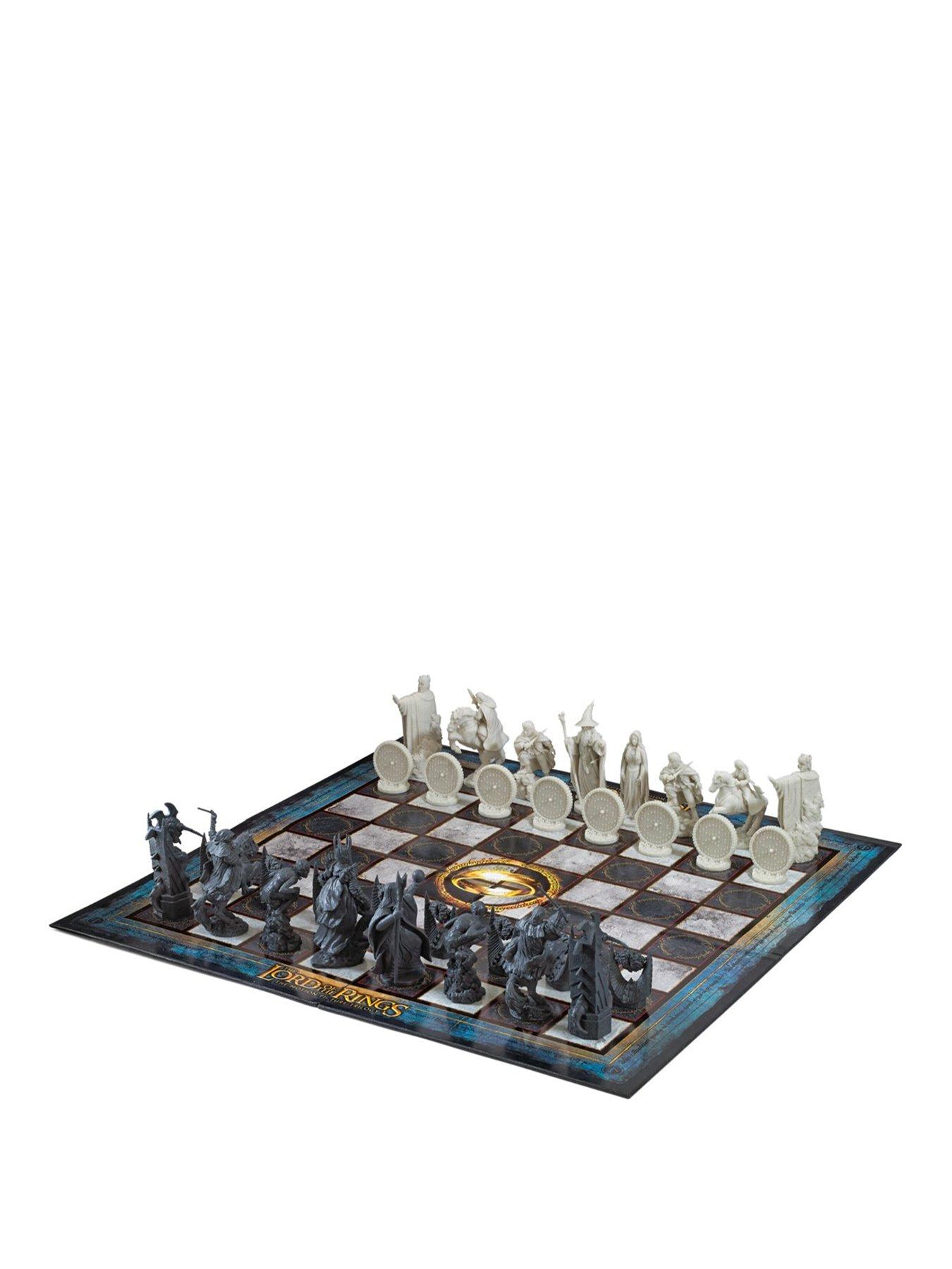 lord-of-the-rings-chess-setfront