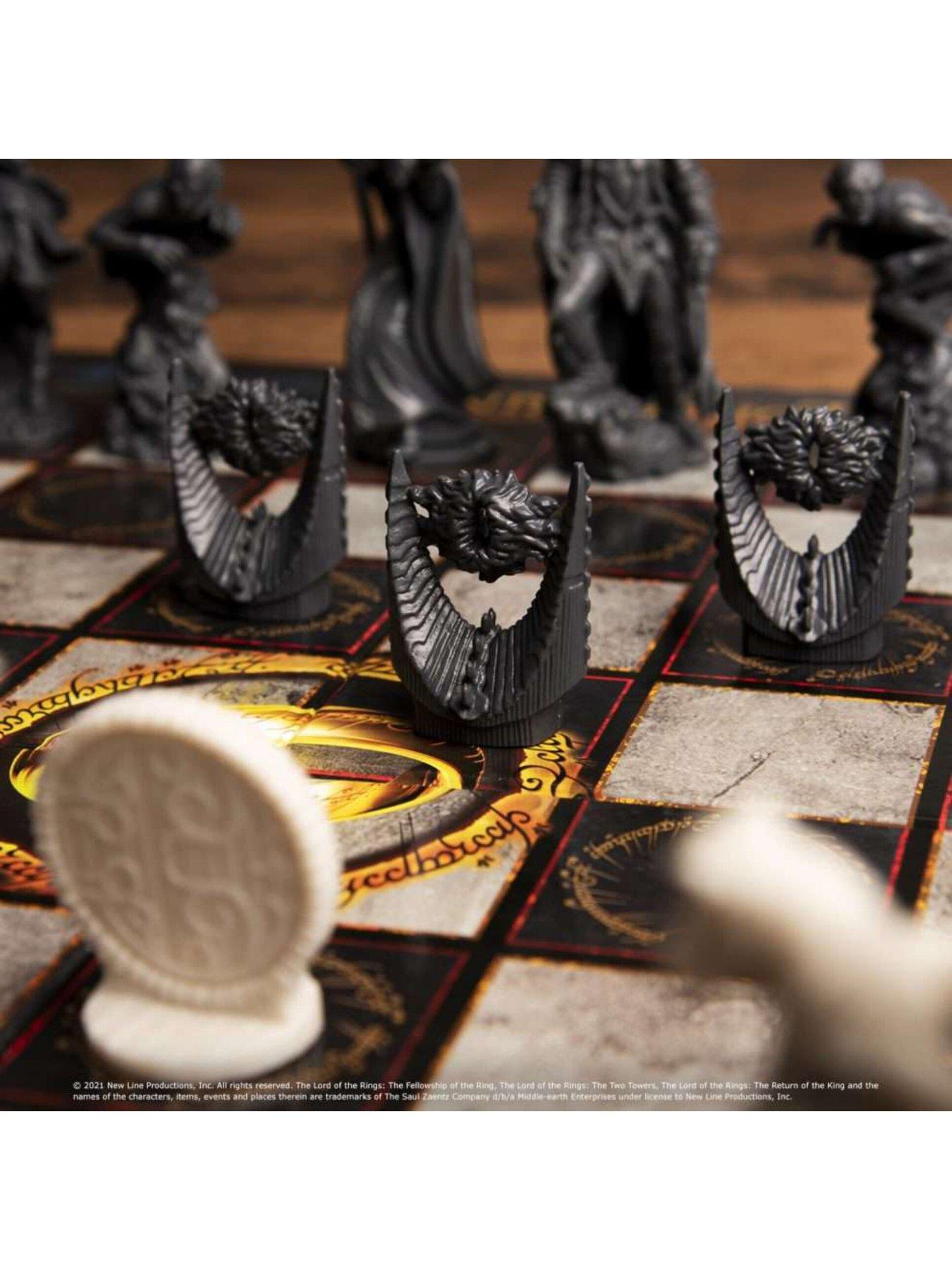lord-of-the-rings-chess-setdetail