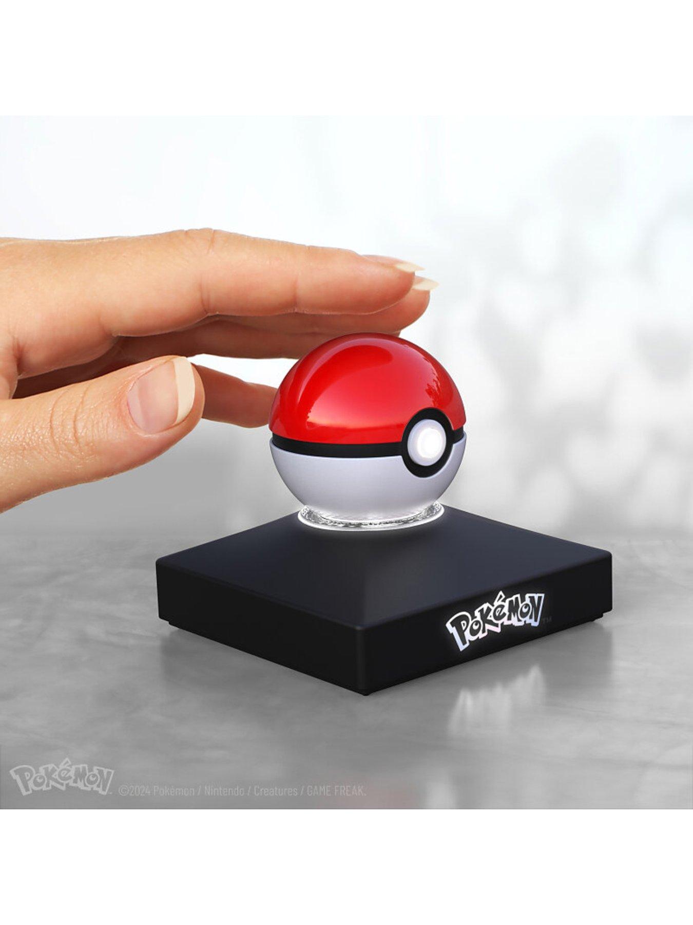 Image 4 of 7 of Pokemon Pokemon Die-Cast Mini Poke Ball Replica