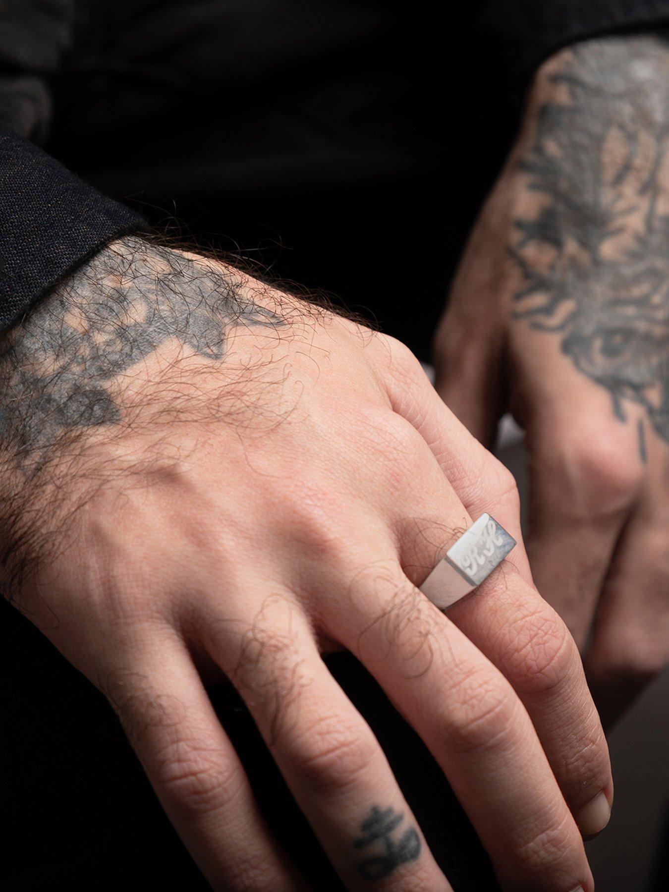 the-love-collection-mens-personalised-large-signet-ringstillFront