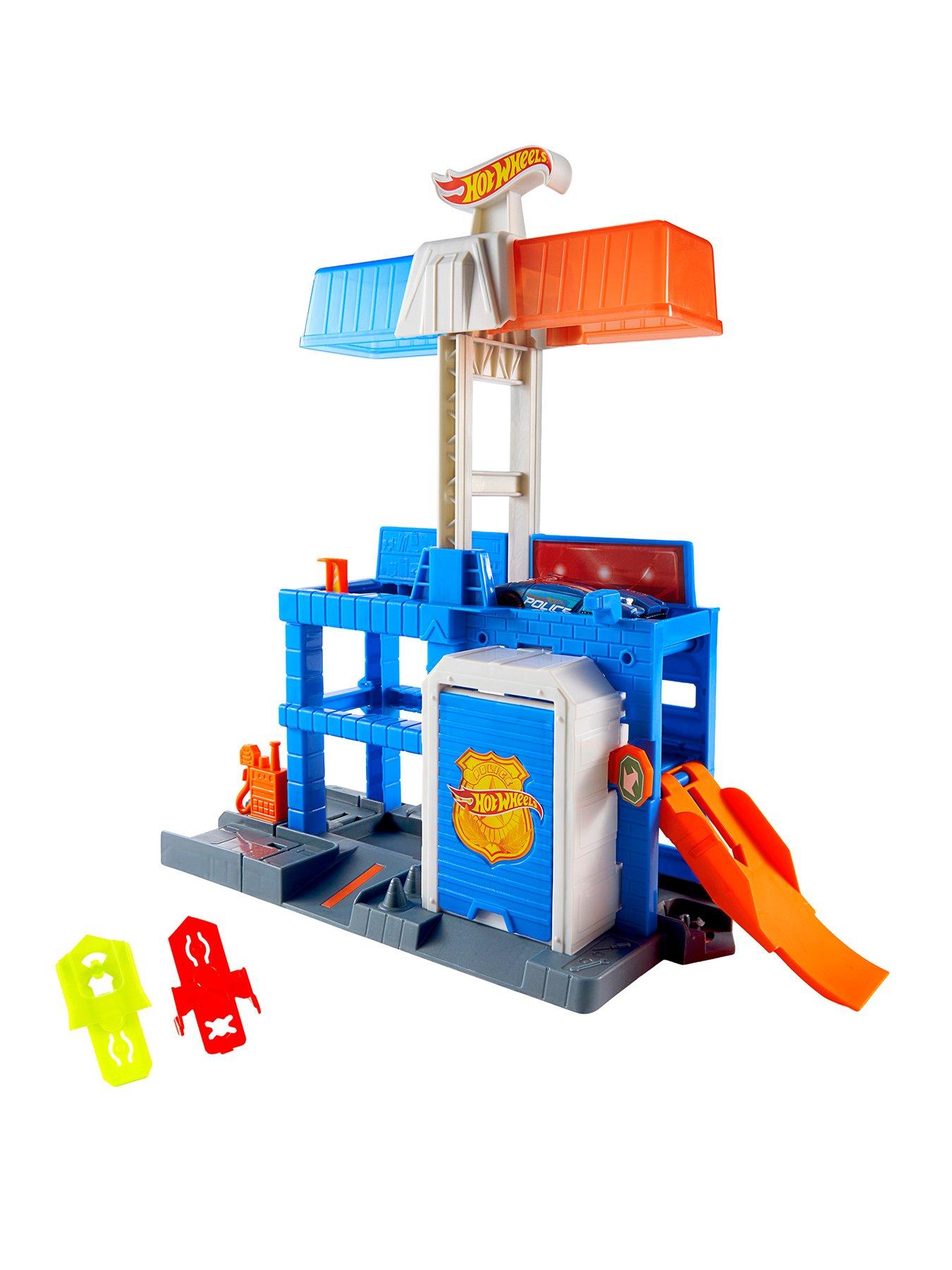 Hot Wheels Hot Wheels City Downtown Police Tower Playset  &  1:64 Scale Die-Cast Police Toy Car