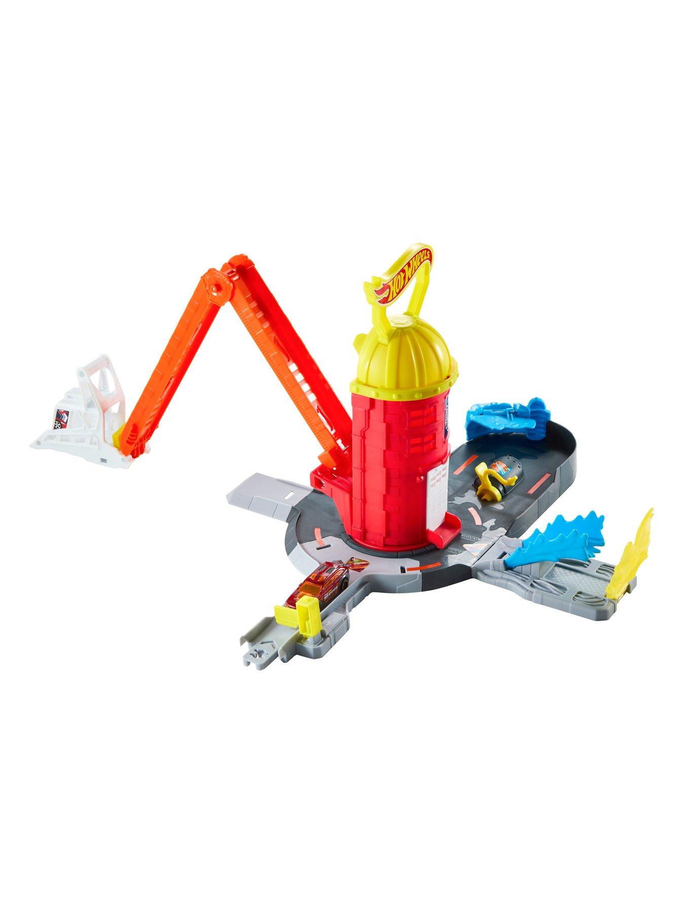Image 2 of 5 of Hot Wheels Hot Wheels City Super Fire Station Rescue Playset &amp; 1:64 Scale Toy Car, Track Extends 16'