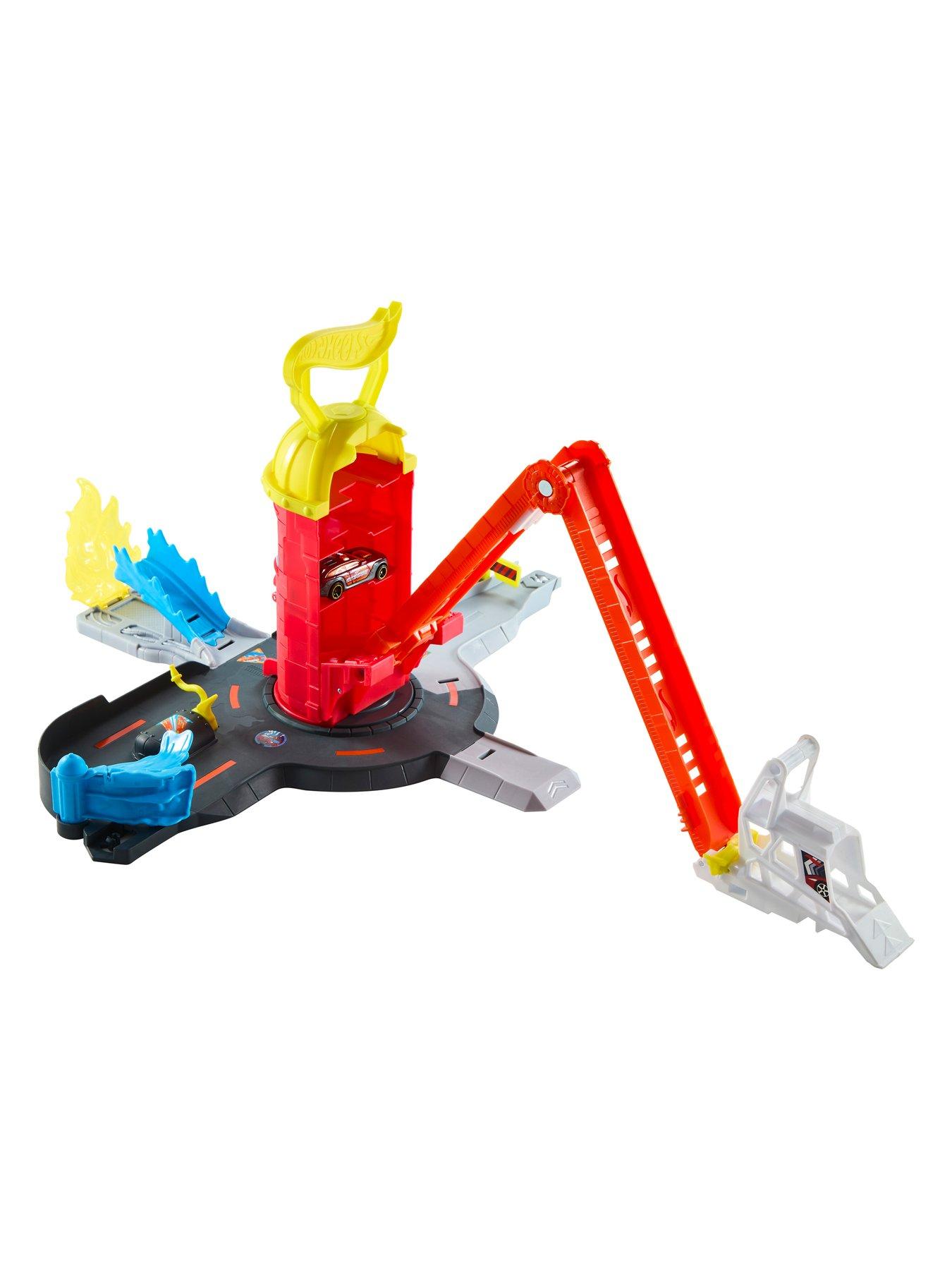 Image 3 of 5 of Hot Wheels Hot Wheels City Super Fire Station Rescue Playset &amp; 1:64 Scale Toy Car, Track Extends 16'