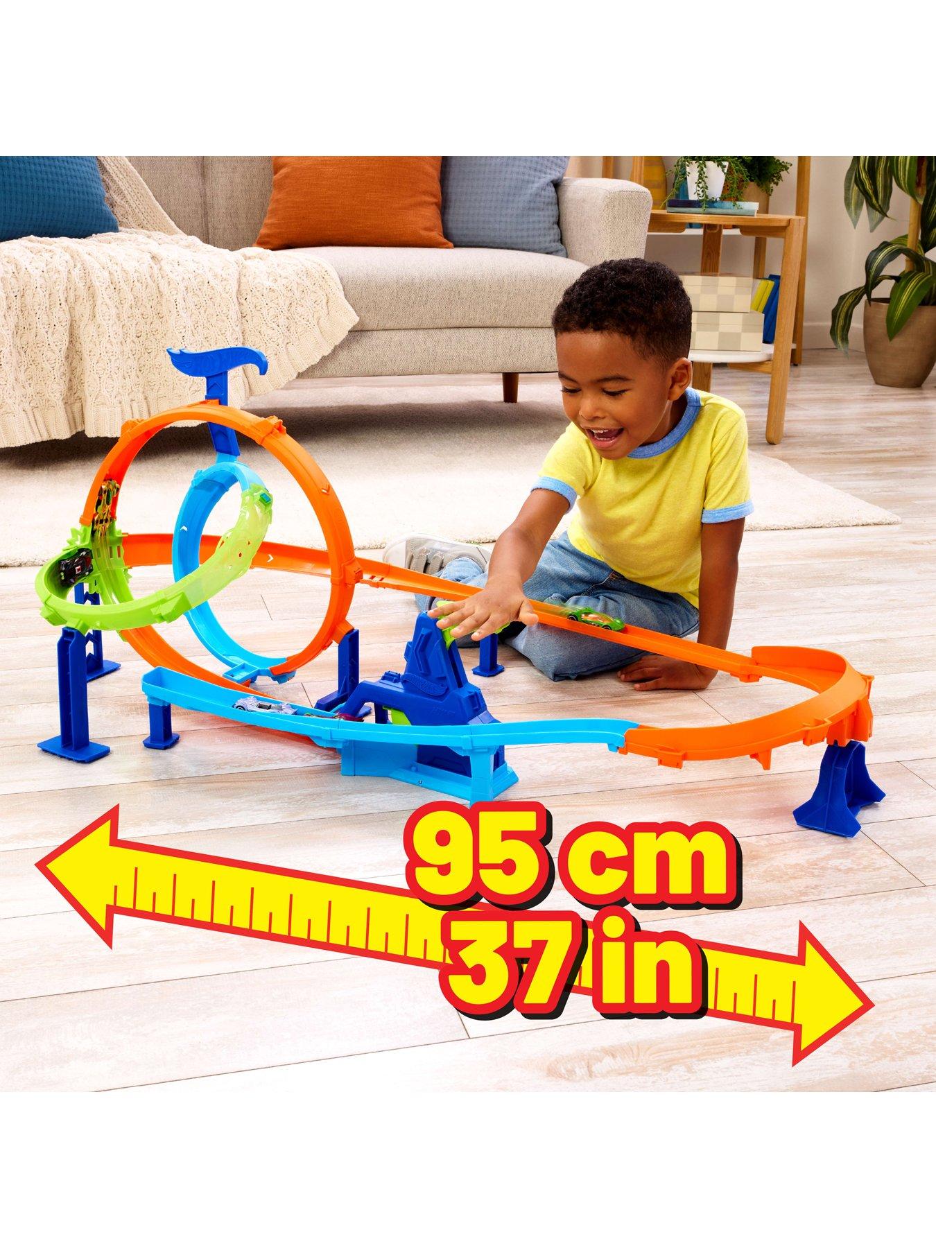 Image 6 of 8 of Hot Wheels Stunt Tracks Rapid Launch Cyclone Track Set &amp; 1:64 Scale Die-Cast Toy Car