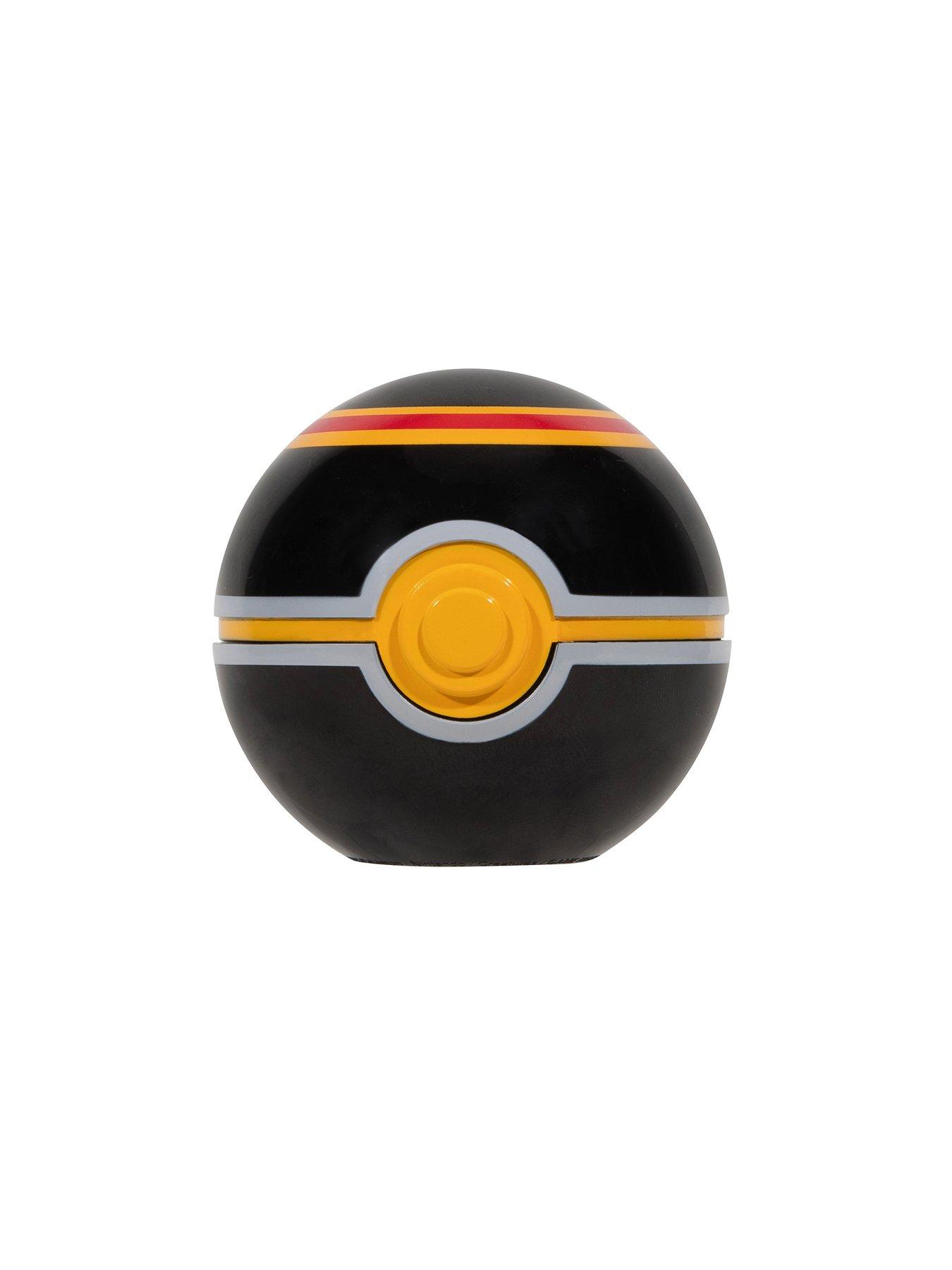 Image 6 of 8 of Pokemon Pokemon Charmander Clip &lsquo;N' Go Belt Set - 2-Inch Charmander Battle Figure with Clip &lsquo;N' Go Belt plus Premier and Luxury Ball Accessories