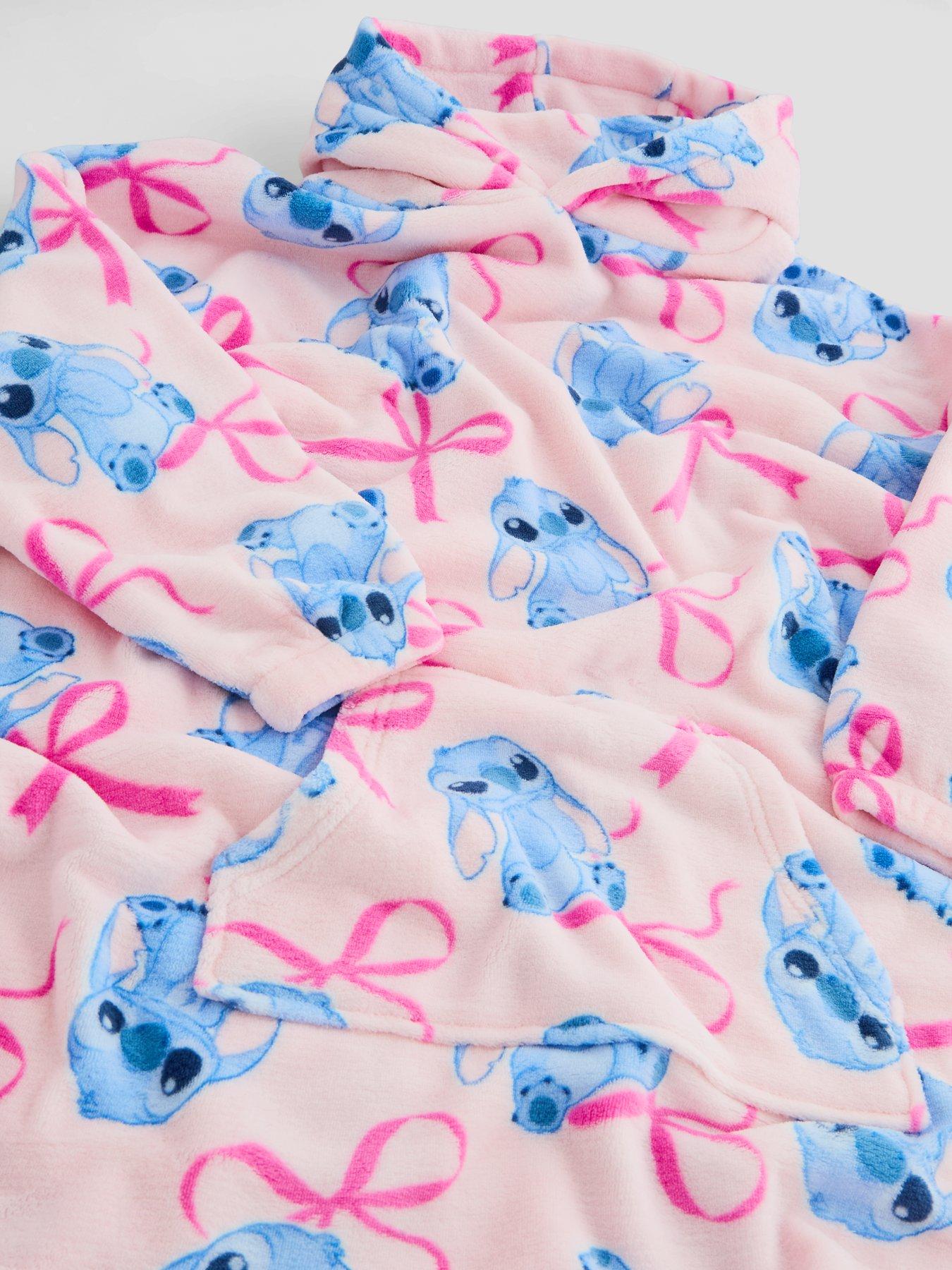 Image 3 of 5 of The Very Collection Disney Lilo &amp; Stitch Hooded Blanket