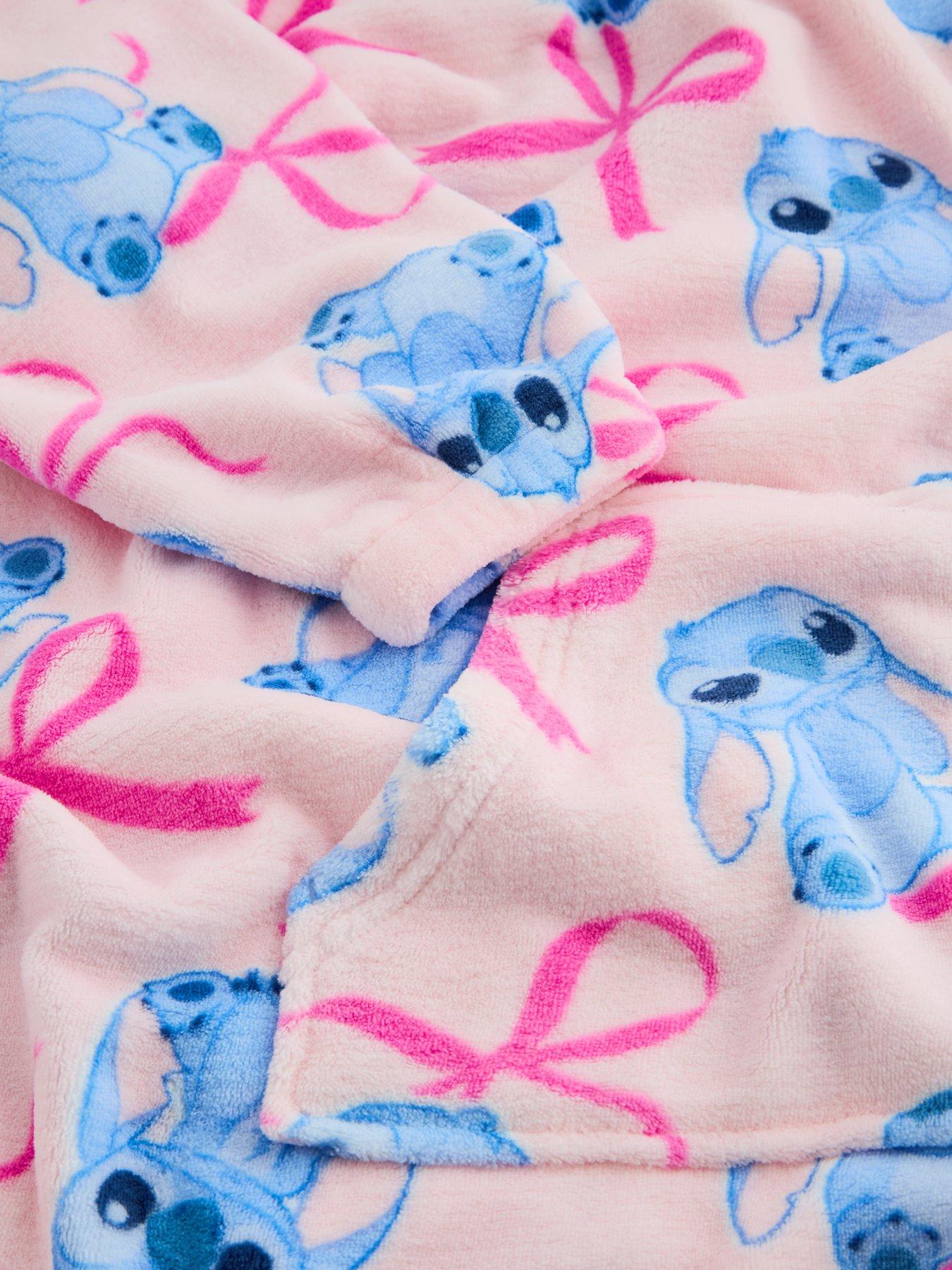 Image 5 of 5 of The Very Collection Disney Lilo &amp; Stitch Hooded Blanket