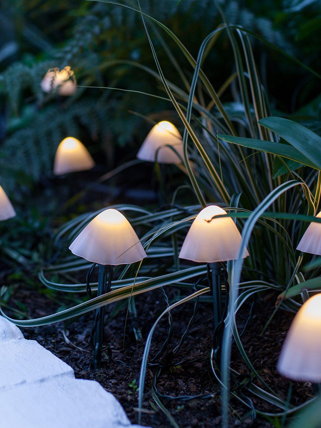 lights4fun-12-mini-mushroom-solar-stake-lightsfront