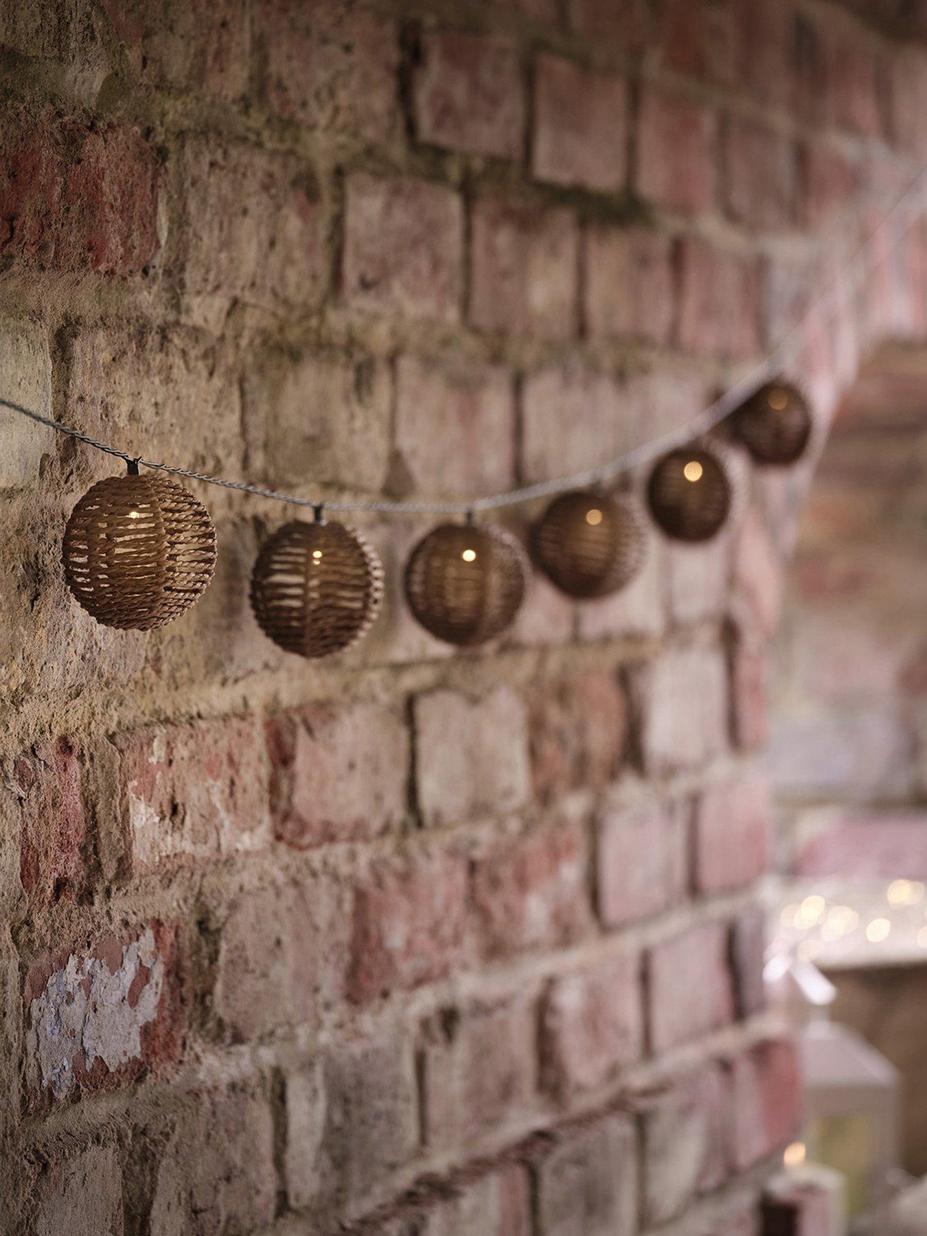 lights4fun-10-rattan-sphere-solar-fairy-lightsfront