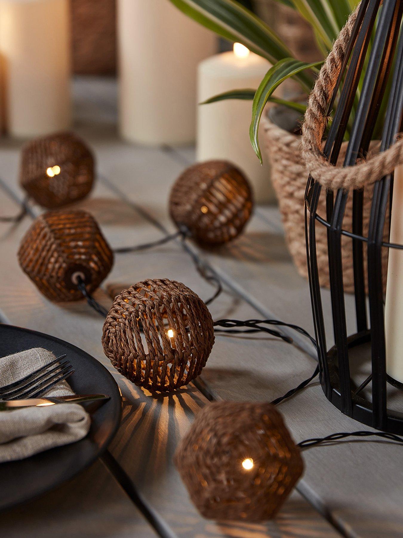 lights4fun-10-rattan-sphere-solar-fairy-lightsoutfit