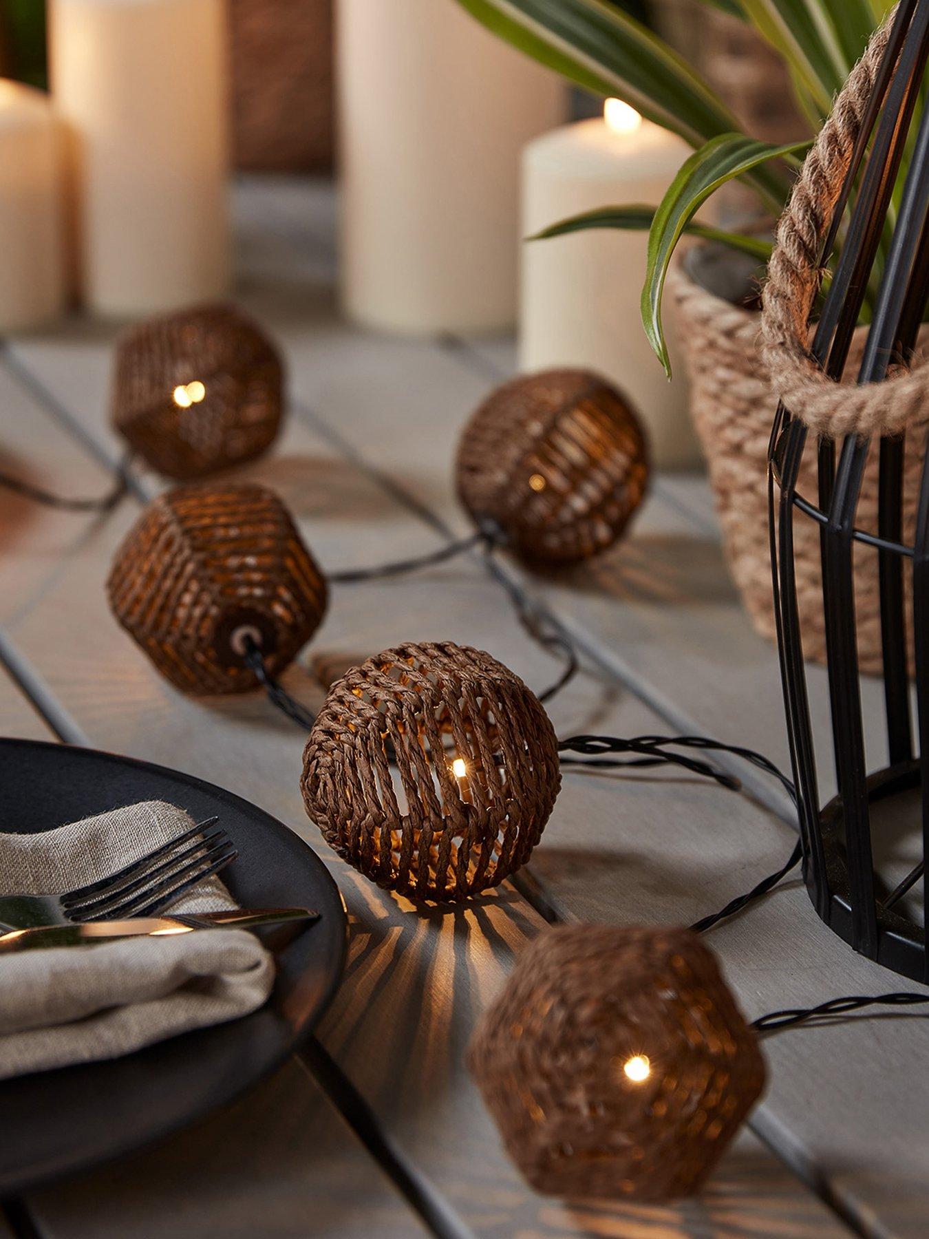 lights4fun-10-rattan-sphere-solar-fairy-lightsdetail